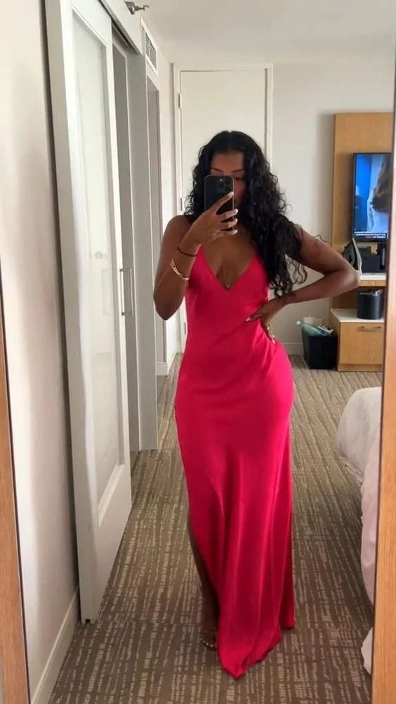 Elegant Hot Pink V-Neck Sheath Long Prom Dress for Formal Parties - Perfect for Homecoming, Evening Gala & Special Occasions