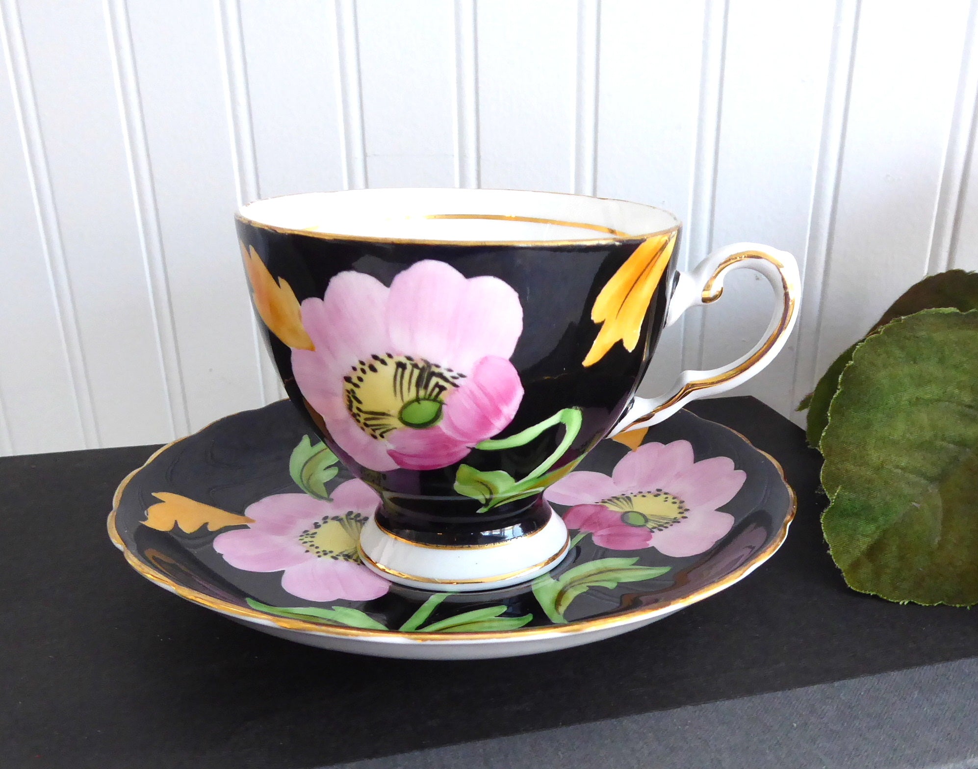 Vintage 1940s Tuscan Style Hand-Painted Floral Cup and Saucer Set - Black & Pink Poppies Design for Tea Time, Coffee Break, and Elegant Table Decor