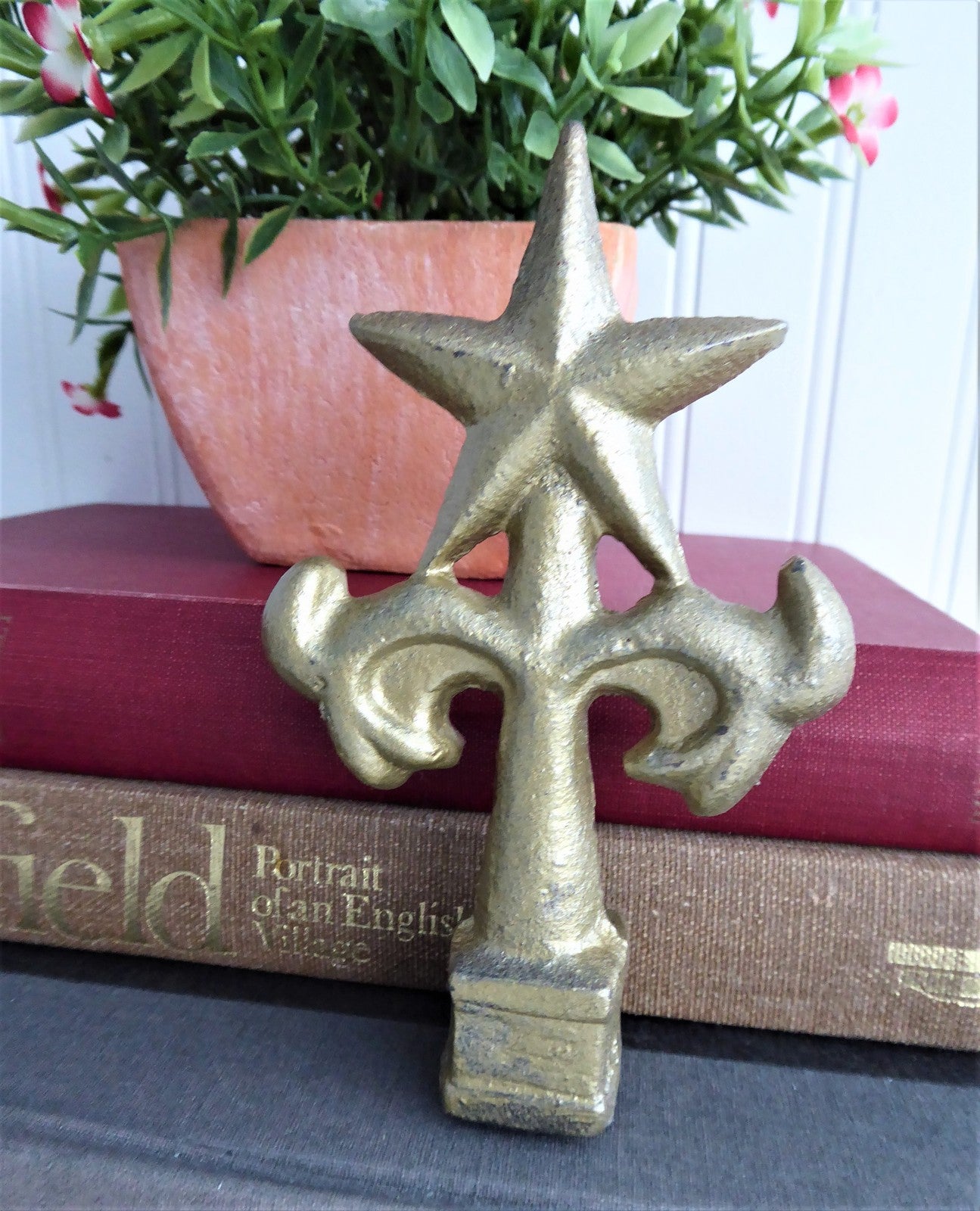 Gold Cast Iron Star Fence Finial - USA Made Farmhouse Style Decorative Post Topper for Country Garden & Outdoor Fencing