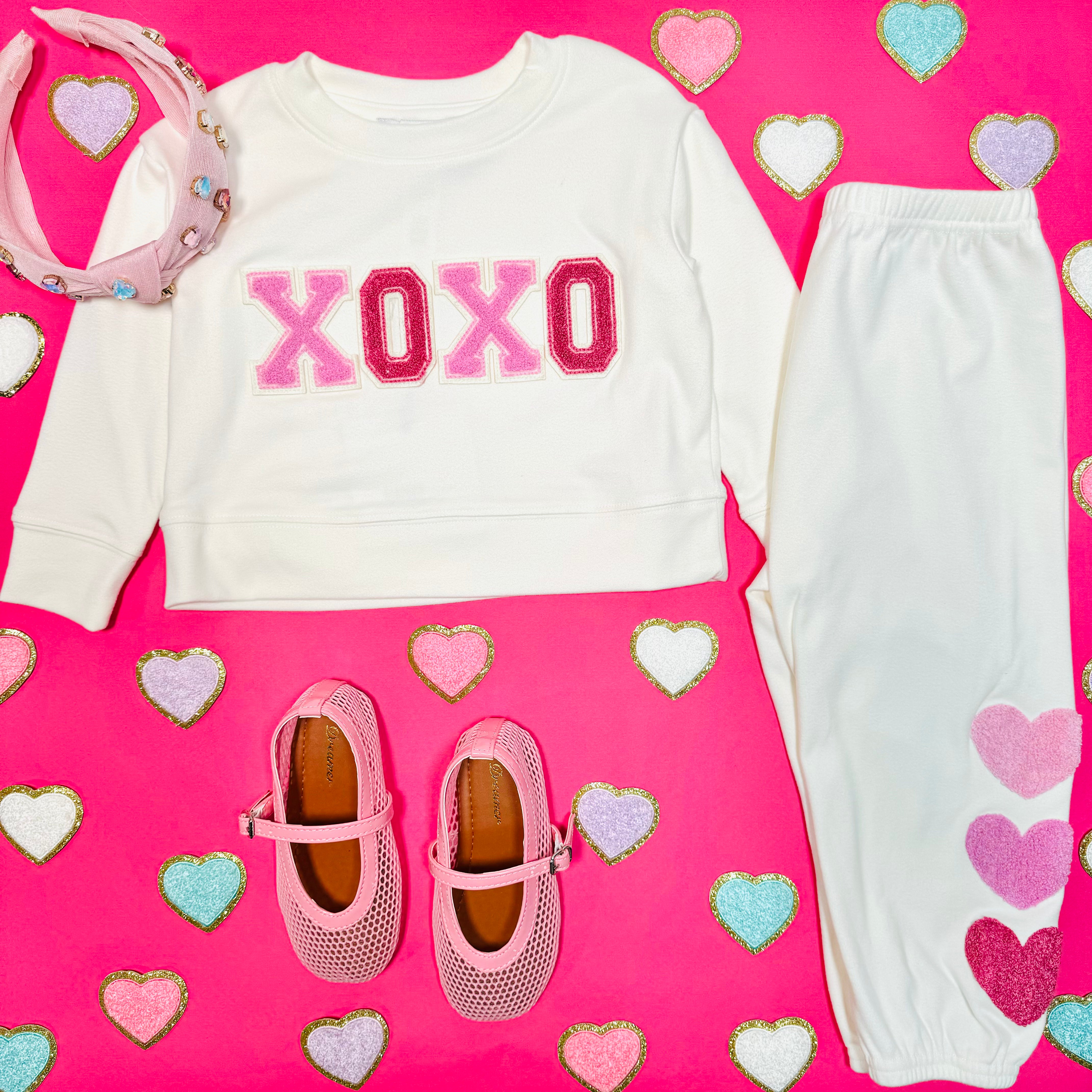 XOXO Little Cassia Sweatshirt - Women's Cozy Pullover Hoodie for Casual Wear & Loungewear | Soft Fleece Fabric, Relaxed Fit, Street Style Fashion
