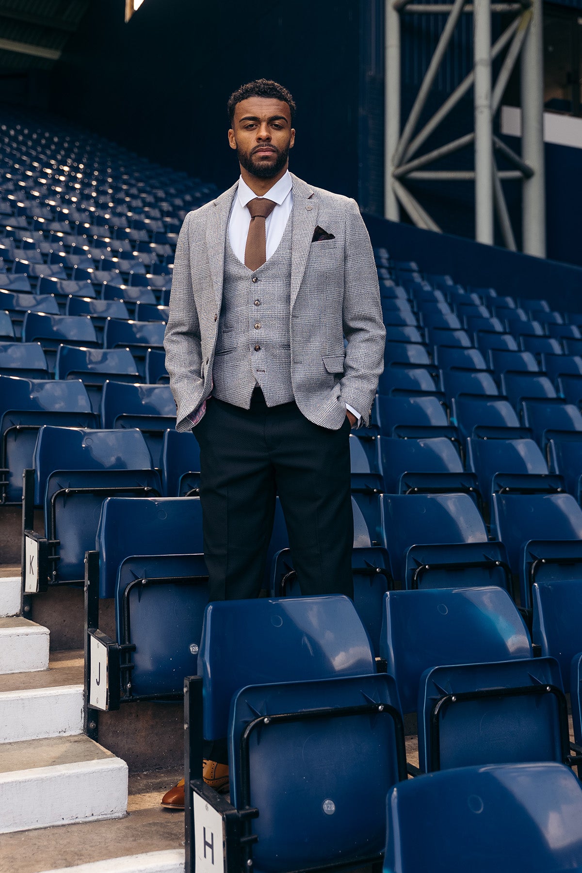 West Bromwich Albion F.C. Official KRIS Silver Grey Blazer & Max Black Trousers Set - Men's Football Matchday Outfit for Game Day & Special Events