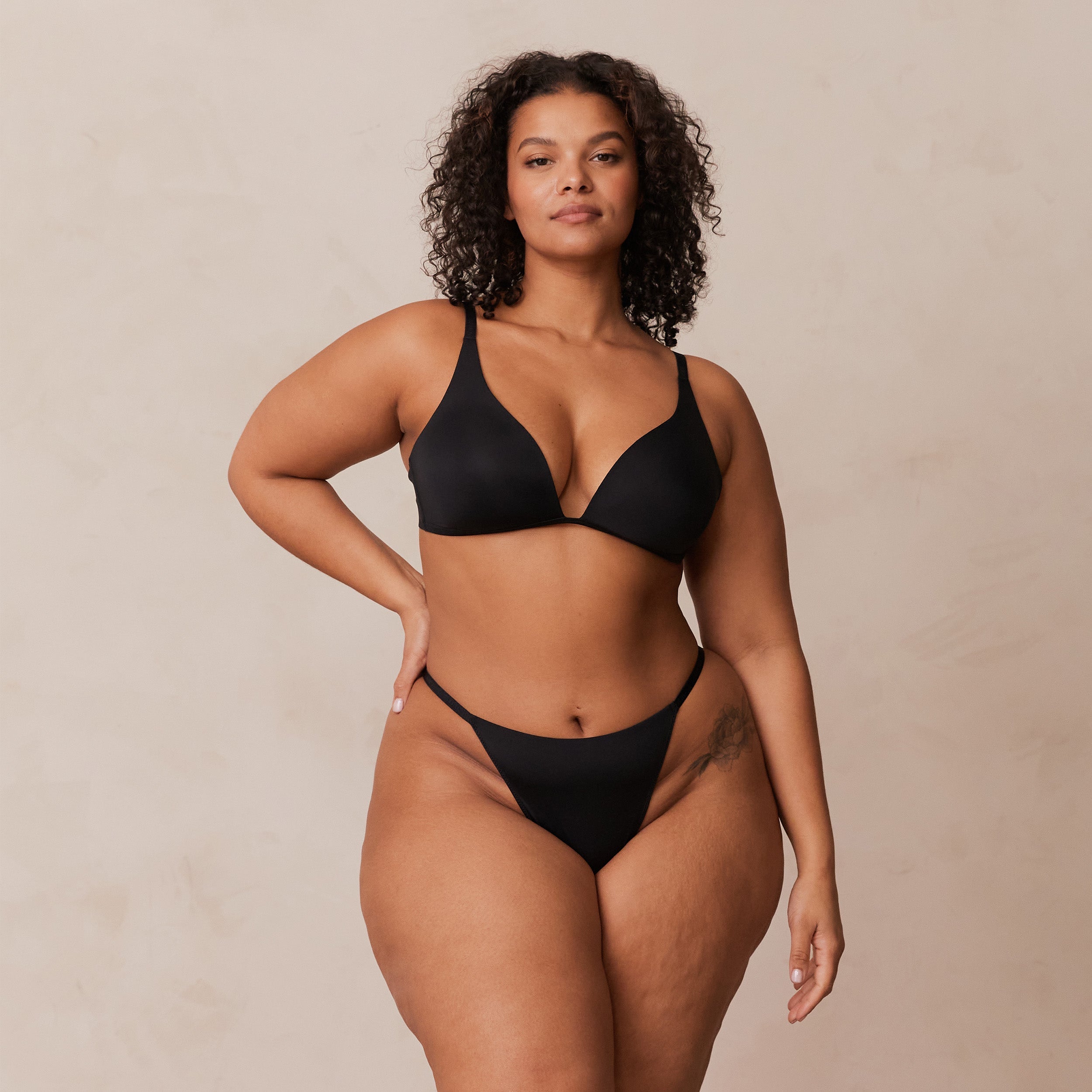 Light Non-Wired Plunge T-Shirt Bra in Black | Comfortable Everyday Wear for Work & Casual Outfits