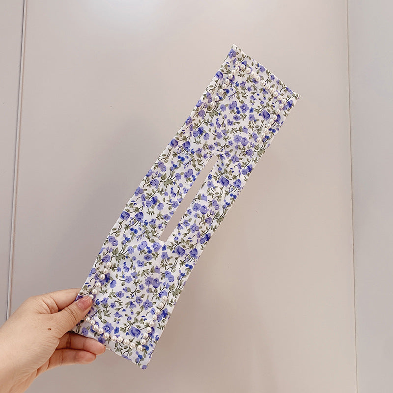 White dots
