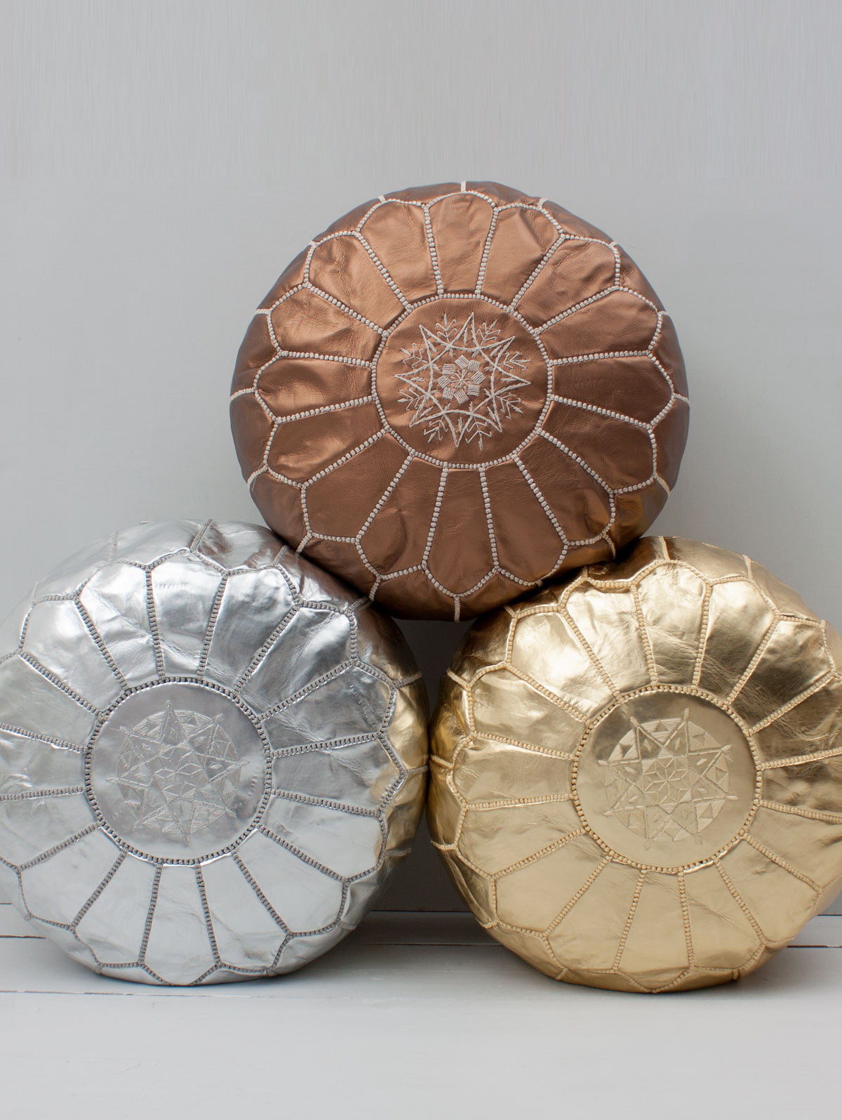 Stylish Moroccan Faux Leather Pouffe in Silver - Perfect for Living Room, Bedroom & Boho Home Decor