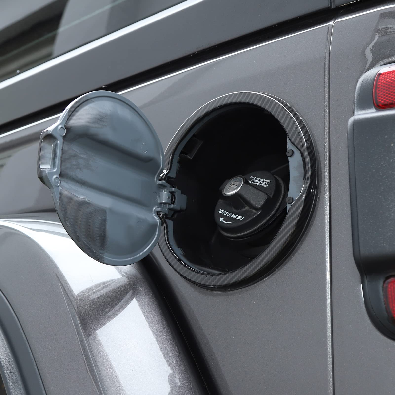 Premium Carbon Fiber Fuel Filler Door & Gas Tank Cap Cover for 2018-2023 Jeep Wrangler JL/JLU & Gladiator - Durable Accessory Upgrade for Off-Road Protection & Style Enhancement