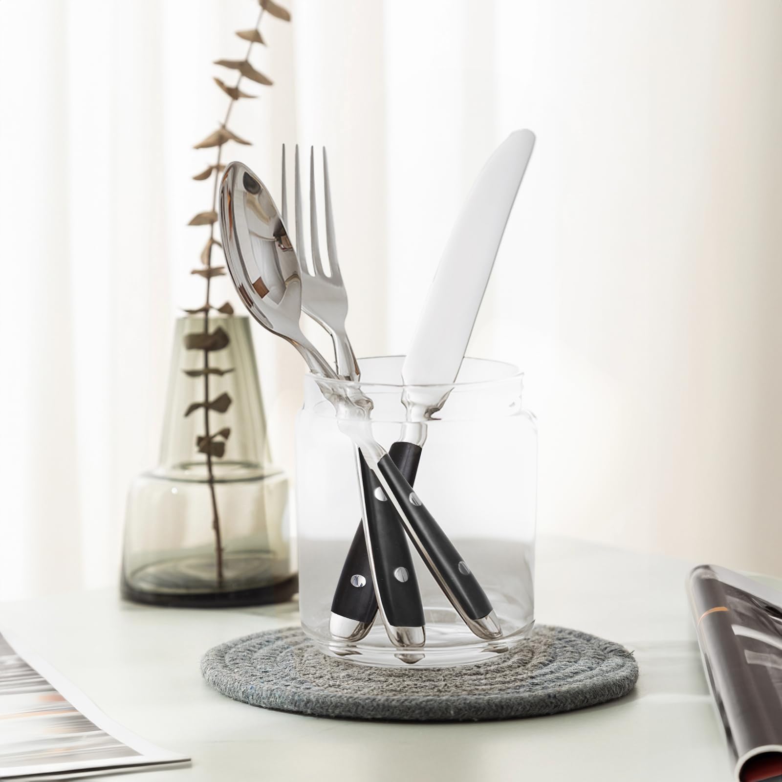 20-Piece Silverware Set for 4 - Stainless Steel Flatware with Black Handles - Retro Mirror Finish Forks, Spoons & Knives - Dishwasher Safe Cutlery for Home, Restaurant & Dinner Parties