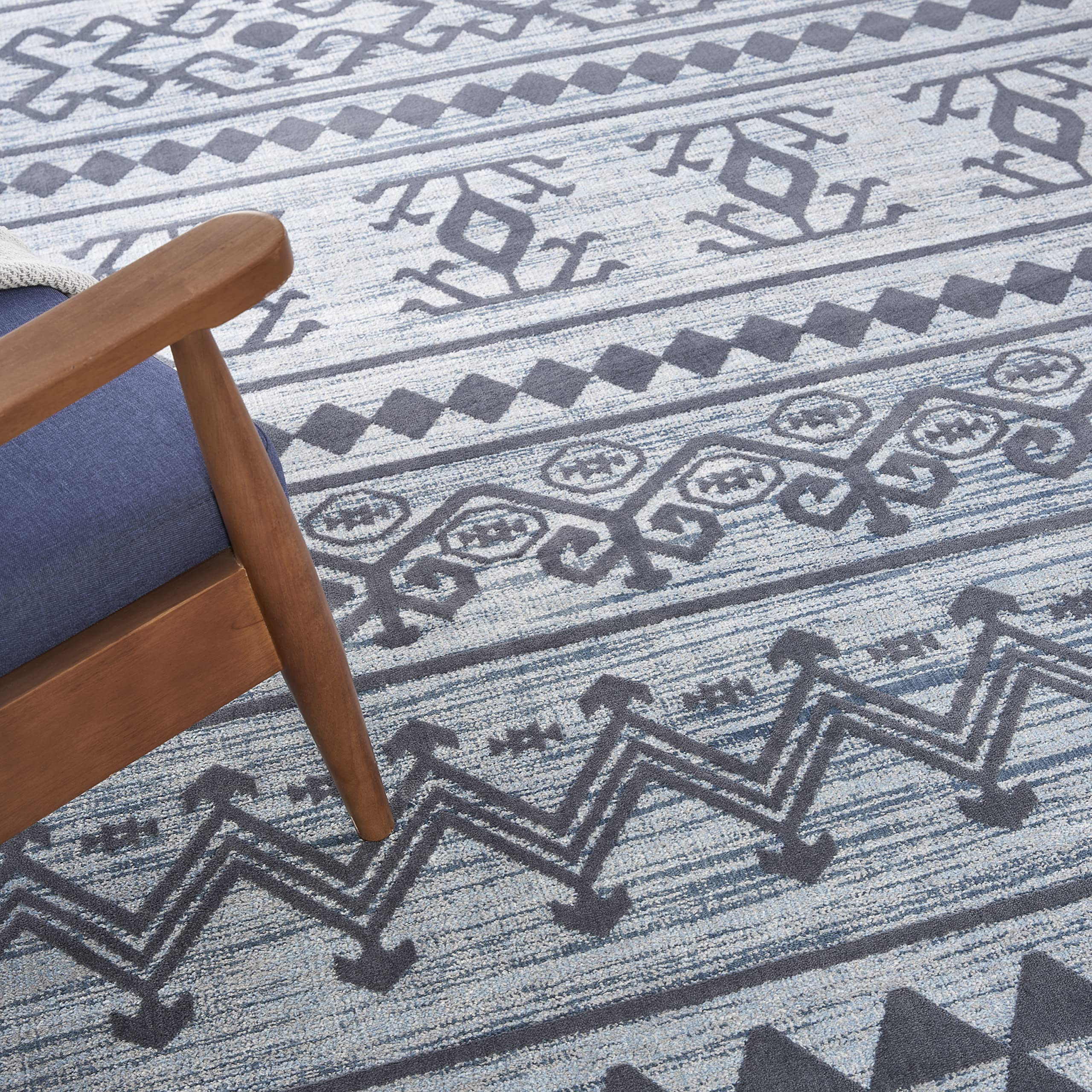 Nourison Asilah Light Blue Charcoal 7'10