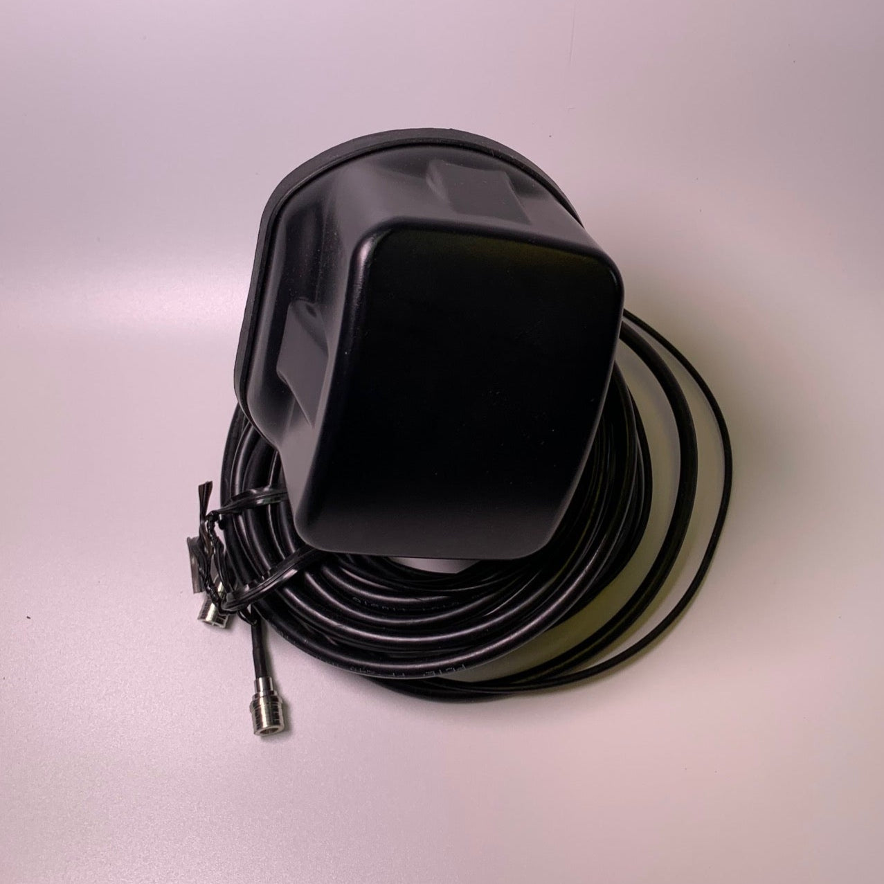 Motorola AN000163A01 Stubby Low Loss Antenna for Bluetooth, GPS, WiFi - High Performance Rooftop Signal Booster for Vehicles, Boats & Outdoor Adventures