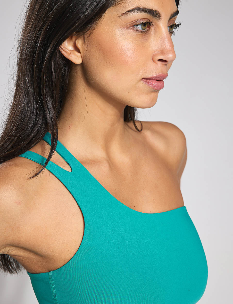 Uma One Shoulder Bra - Peacock Print Women's Sports Bra for Yoga, Gym & Activewear | Comfortable & Stylish Workout Top