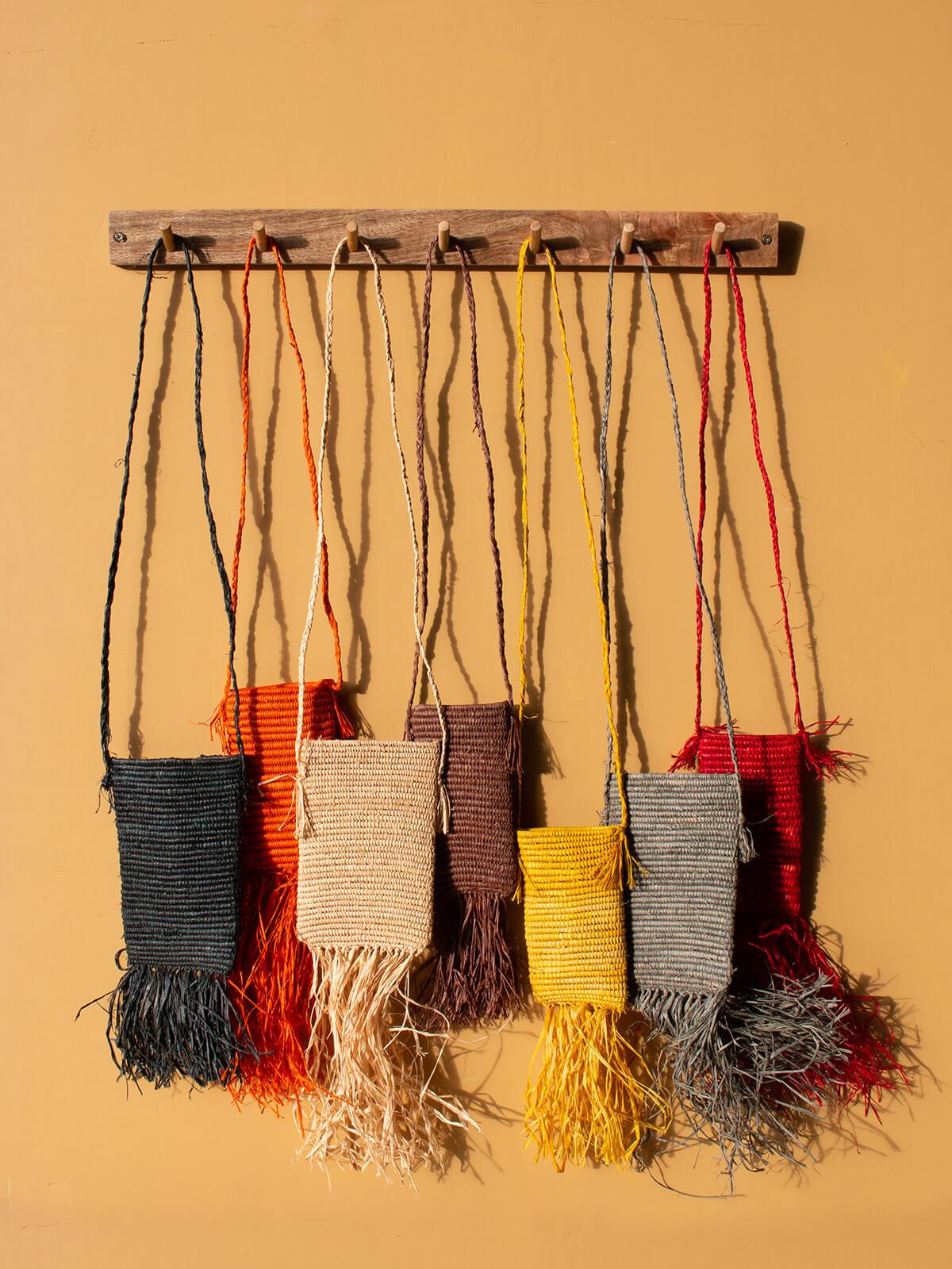 Stylish Raffia Tassel Handbag for Women - Medium Size Boho Beach Bag - Perfect for Summer Vacations, Pool Parties & Weekend Getaways