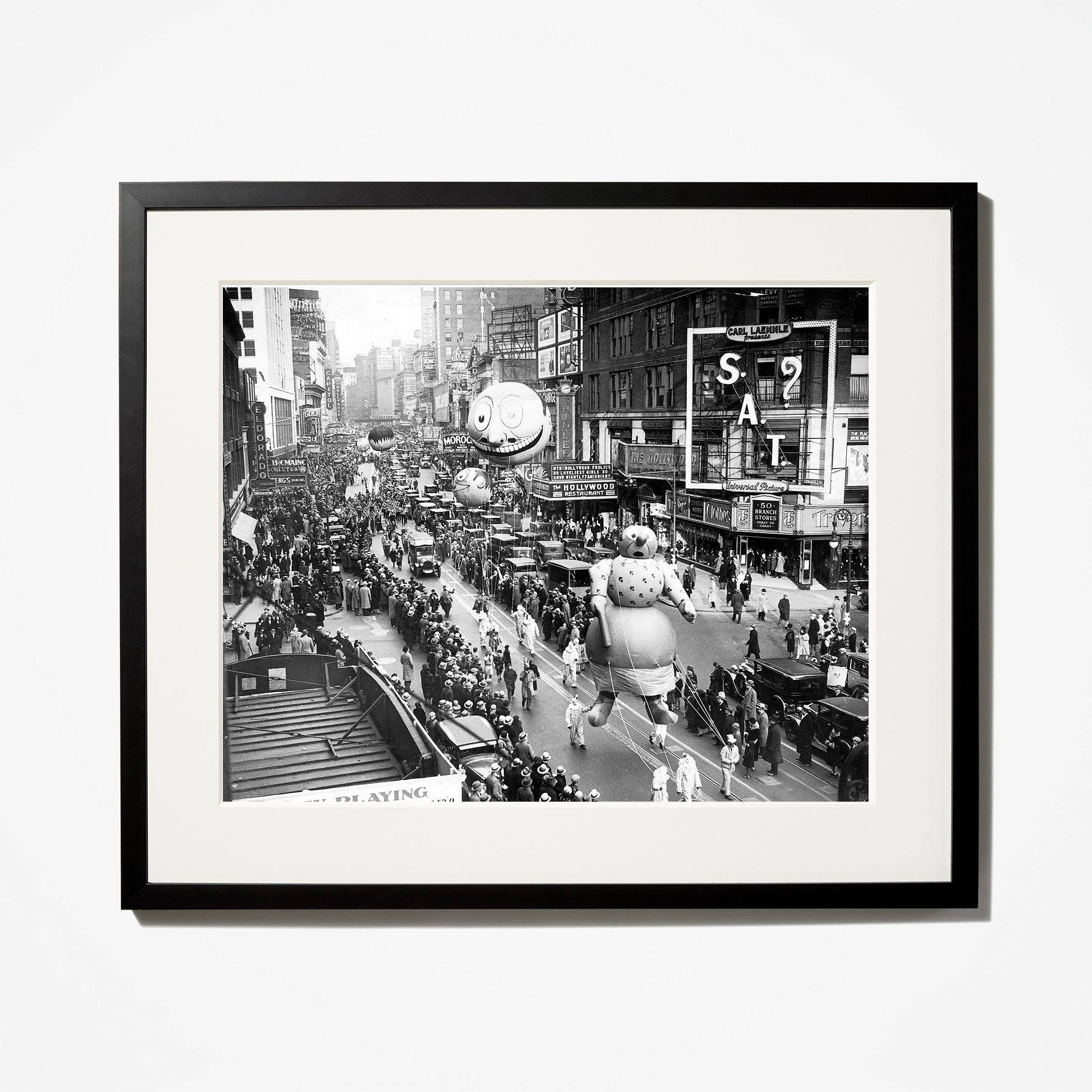 Thanksgiving Day Parade - Best Thanksgiving Decorations & Party Supplies for Home & Office Celebrations