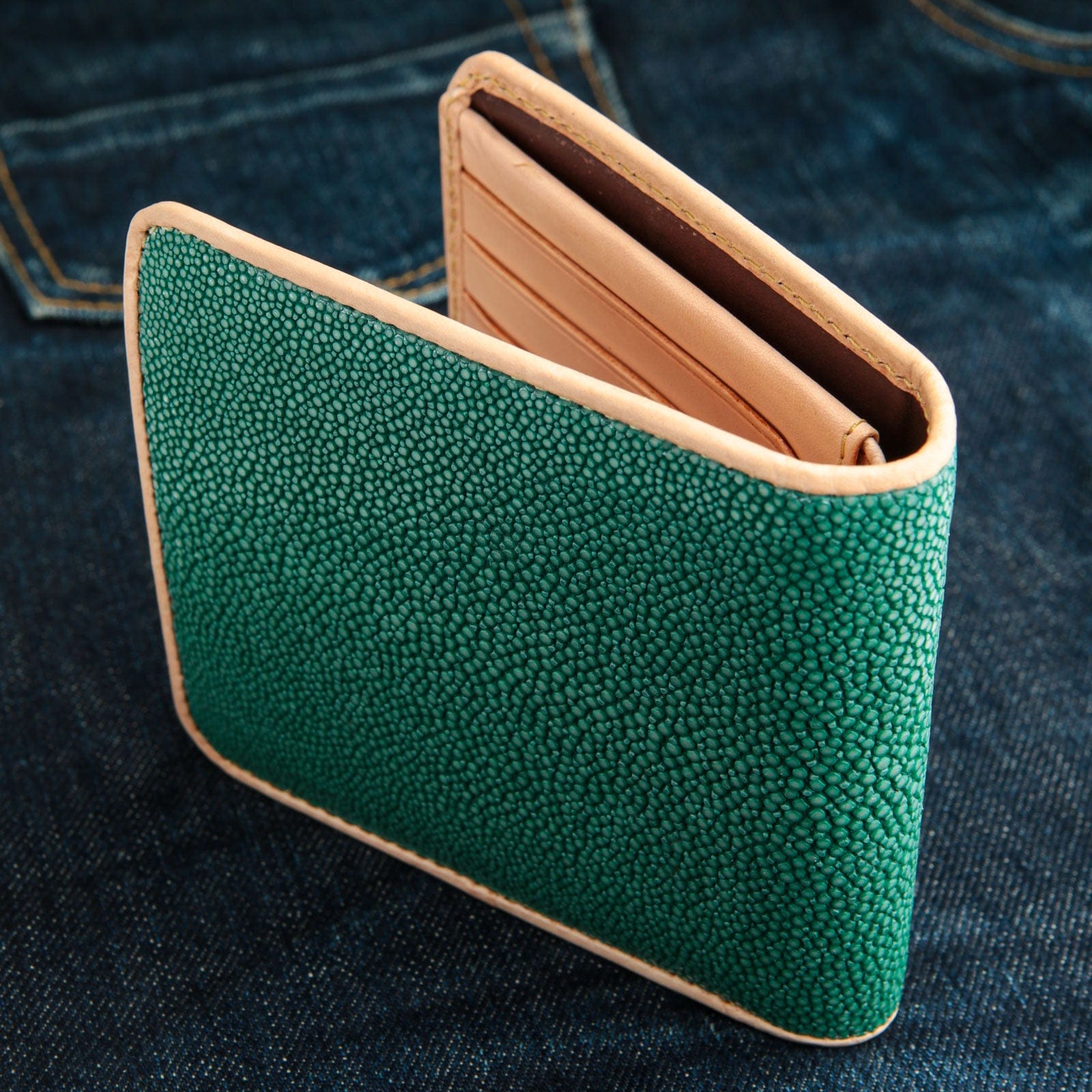 Premium Genuine Stingray Leather Wallet for Men - Durable & Stylish RFID Blocking Bifold Wallet - Perfect Gift for Business, Travel & Everyday Use