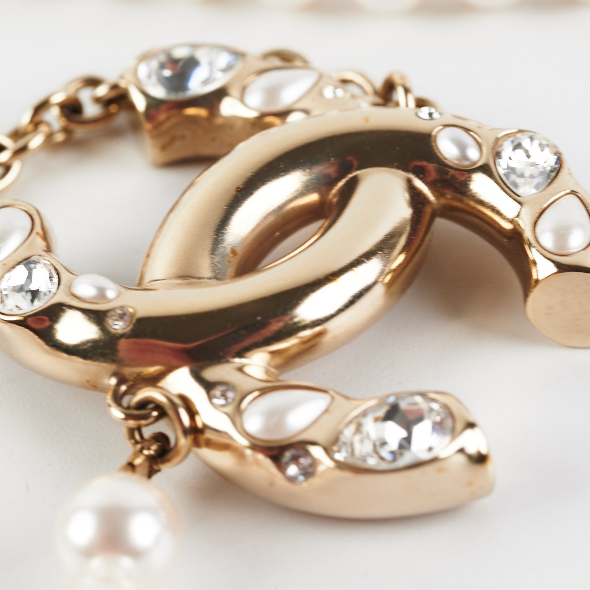 Chanel CC Pearl Necklace - Elegant Fashion Jewelry for Women | Perfect for Parties, Weddings & Special Occasions
