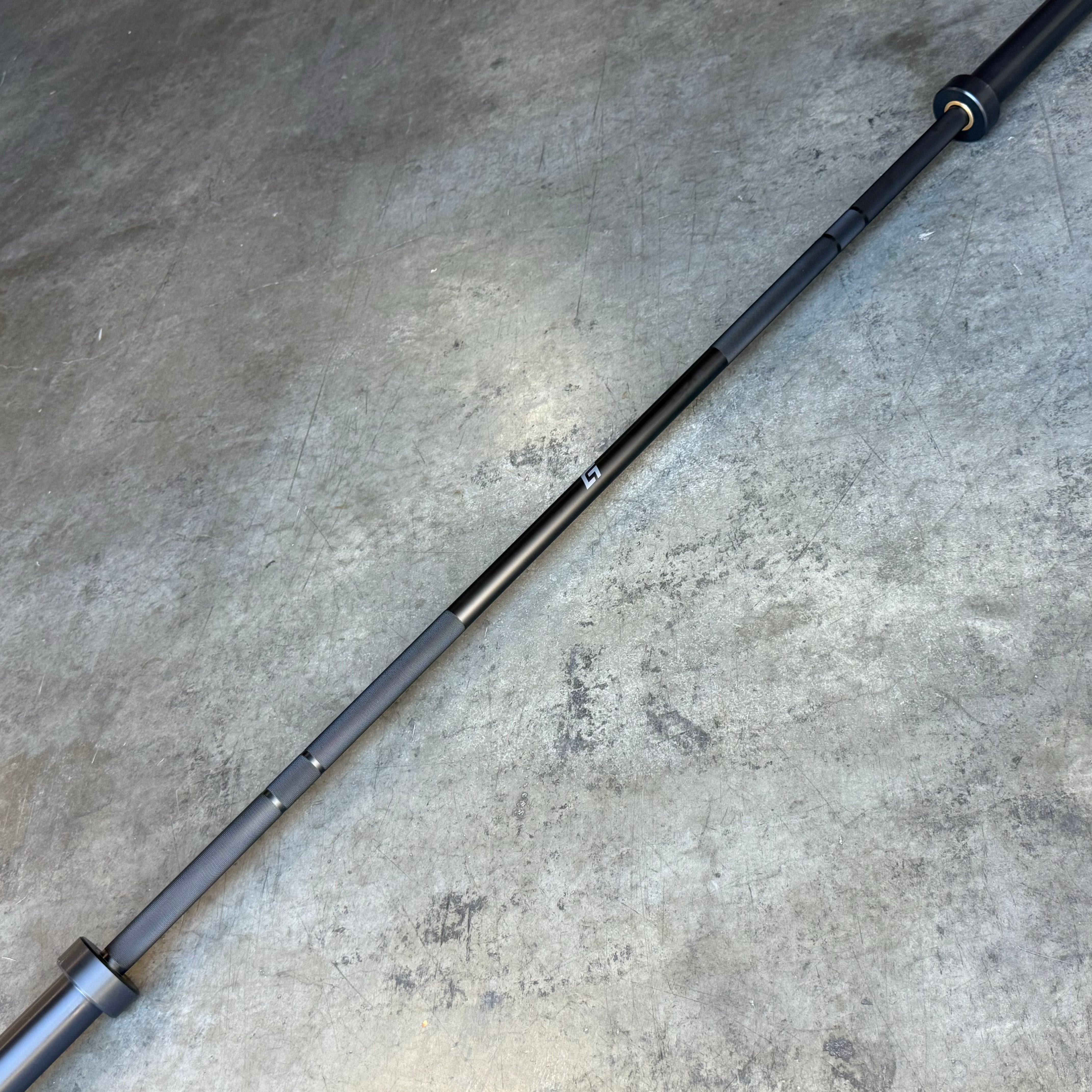GIANT 20kg Hybrid Bar 2.0 with Cerakote Coating - Premium Olympic Weightlifting Bar for CrossFit, Powerlifting & Home Gym Workouts