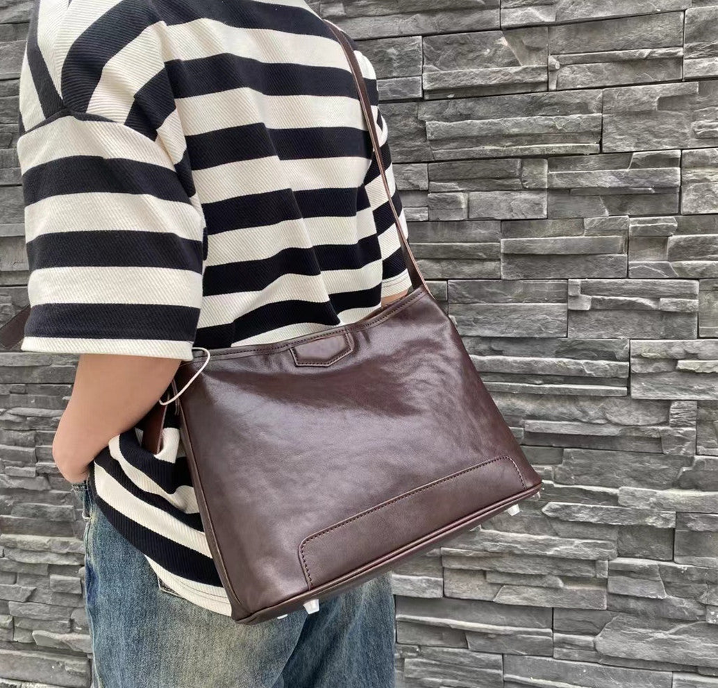 Minimalist Italian Leather Bucket Bag for Women - Stylish Crossbody Handbag for Everyday Use, Work & Travel
