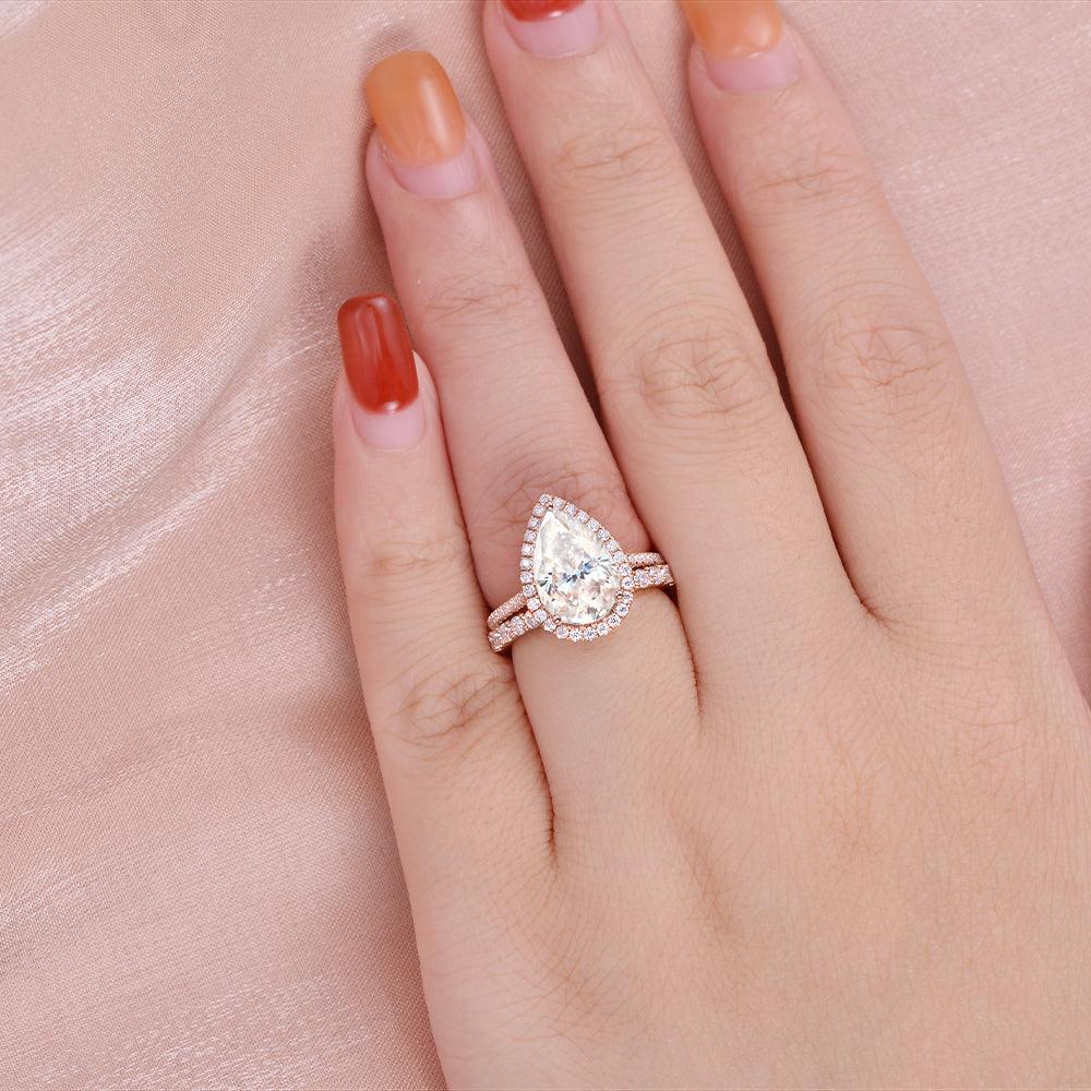 3.5 Carat Pear Cut Moissanite Engagement Ring Set - 2 Piece Bridal Wedding Band for Women - Perfect for Proposals, Anniversaries & Special Occasions