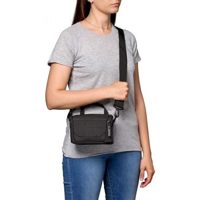 Manfrotto Advanced Shoulder Bag XS III - Professional Camera Bag for DSLR & Mirrorless - Perfect for Travel, Photography & Outdoor Adventures