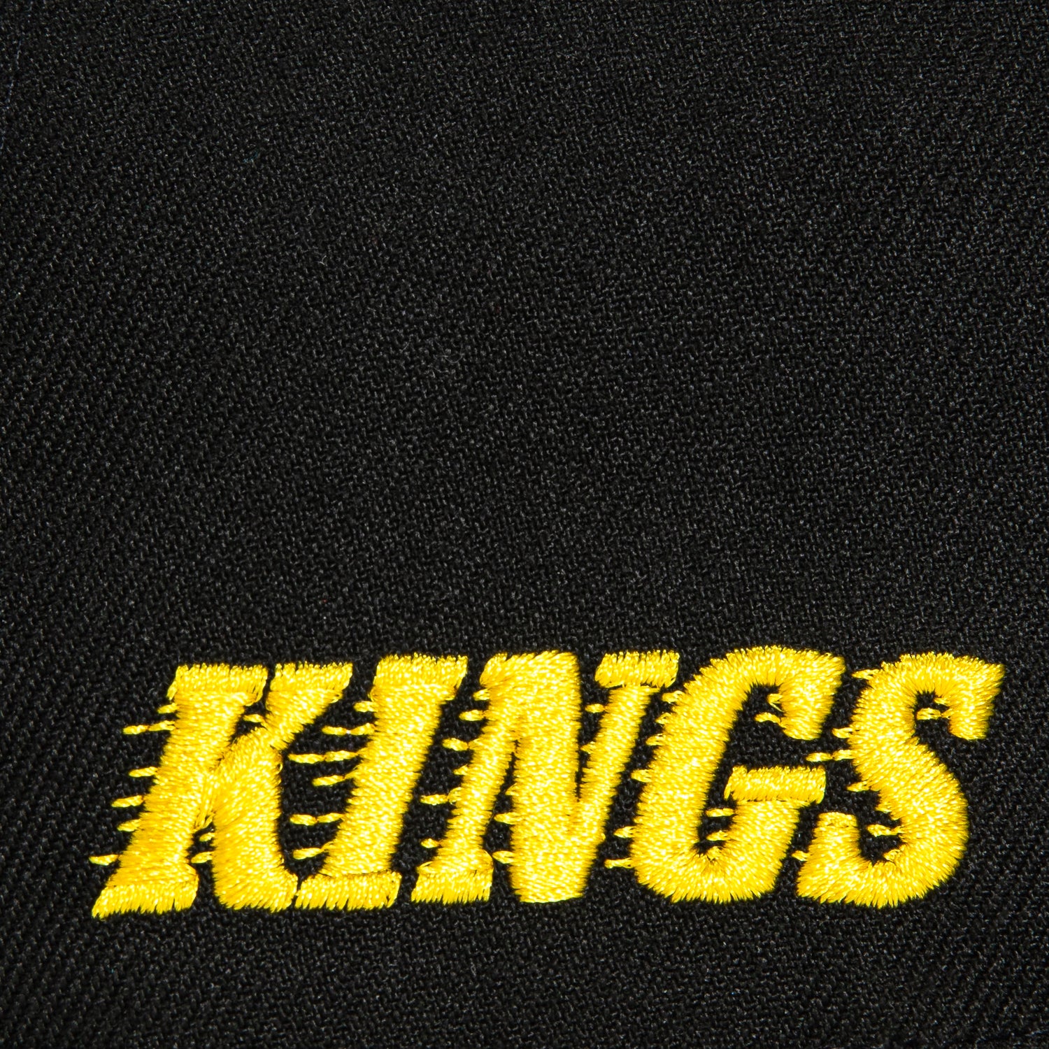 New Era 59Fifty Los Angeles Kings Logo Patch Crown Hat - Black, Metallic Gold, Red - Official NHL Snapback Baseball Cap for Men & Women - Perfect for Sports Fans, Game Day & Streetwear Fashion