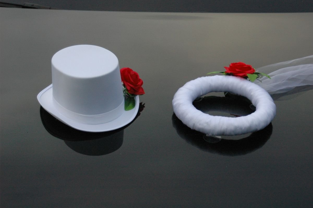 Elegant Bridal Car Decorations - Veil & Hat Set with Rose Jewelry for Wedding Couples (Red/White) | Perfect for Wedding Day Car Decor, Bridal Showers & Anniversary Celebrations