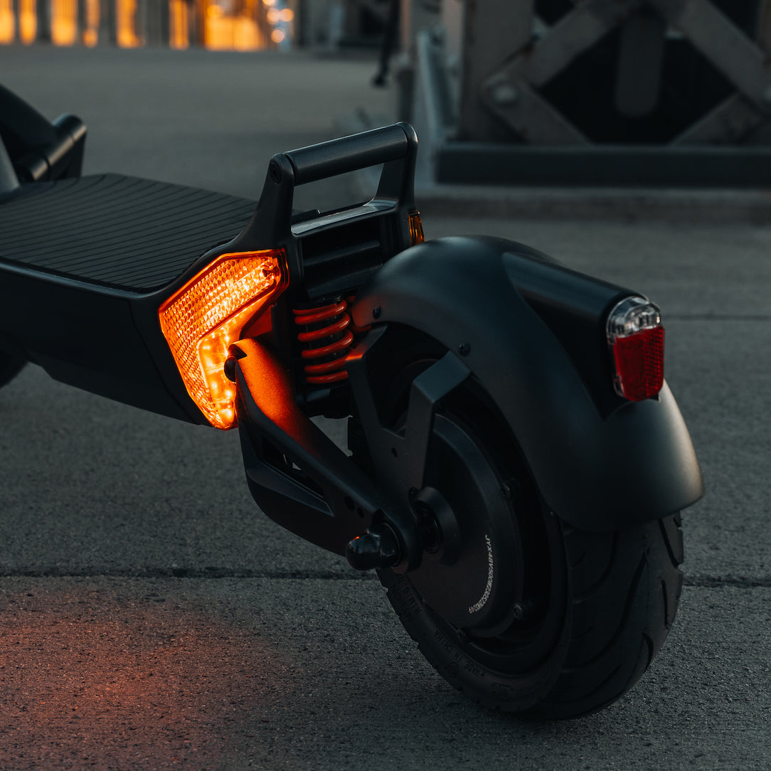 Apollo City 24 - Premium Electric Scooter for Adults | Long Range & High Speed Commuter Scooter | Perfect for Urban Travel, Campus Commute & Last-Mile Transportation