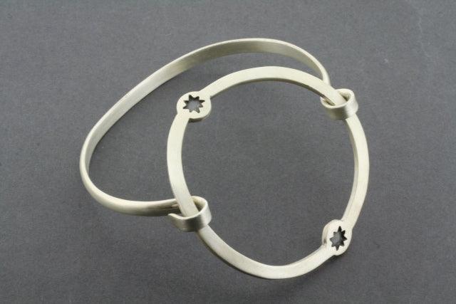 Circle Star Bangle Bracelet for Women - Elegant Gold & Silver Stackable Bangle Jewelry - Perfect for Everyday Wear, Parties & Gifts
