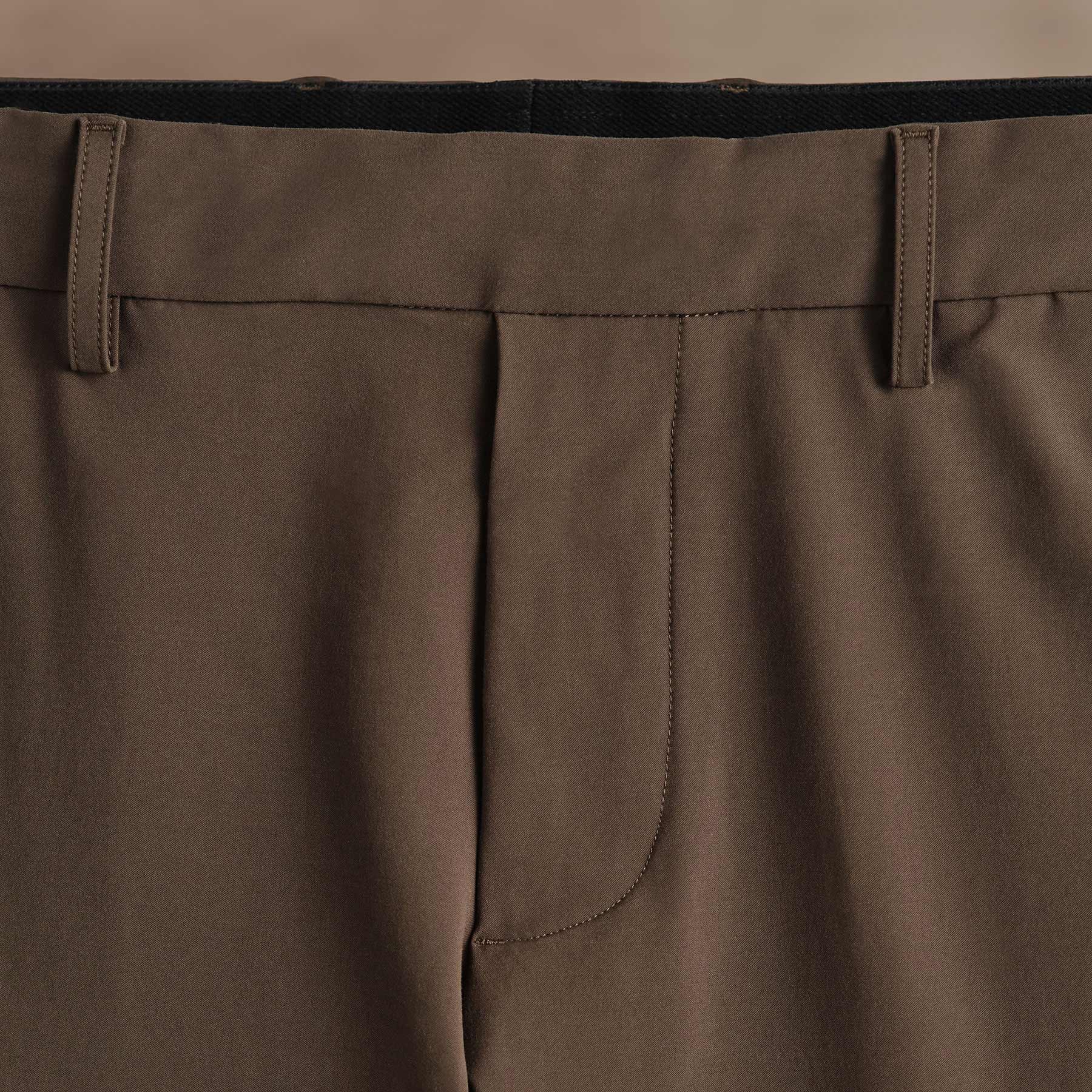 Men's Golf Pants in Umber Brown - Comfortable & Stretchable for Golfing & Outdoor Activities