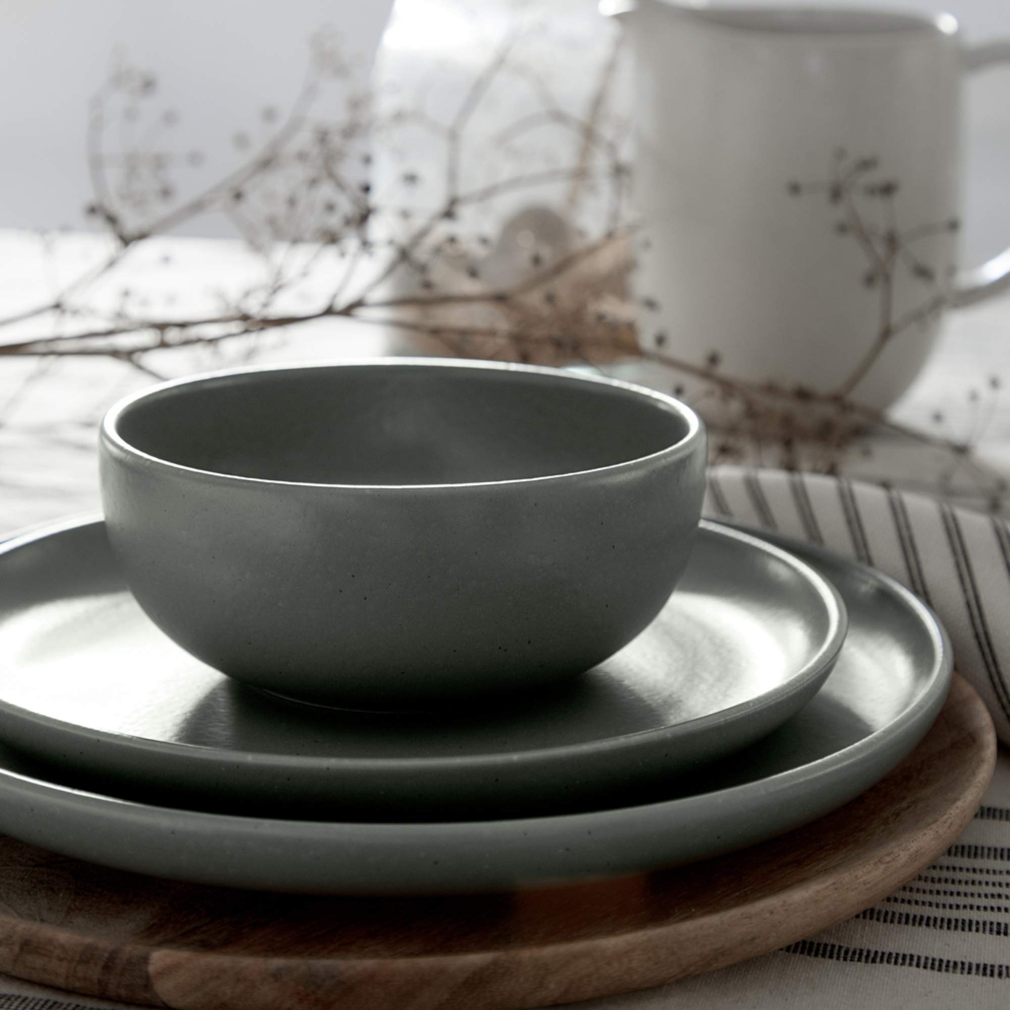 Casafina 18-Piece Ceramic Dinnerware Set for 6 - Microwave & Dishwasher Safe Stoneware Plates, Bowls & Mugs | Artichoke Green Pacifica Collection | Restaurant Quality Tableware for Everyday Dining & Entertaining