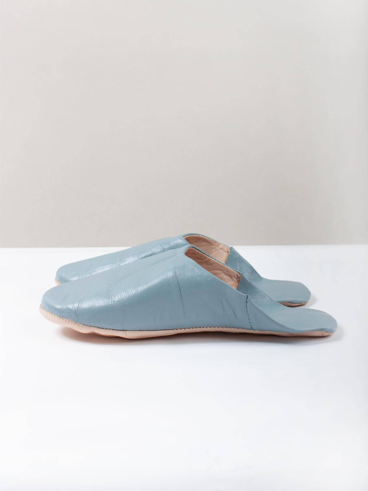 Authentic Moroccan Men's Babouche Slippers - Soft Leather Grey House Shoes | Comfortable Indoor/Outdoor Slippers for Relaxation & Lounge Wear