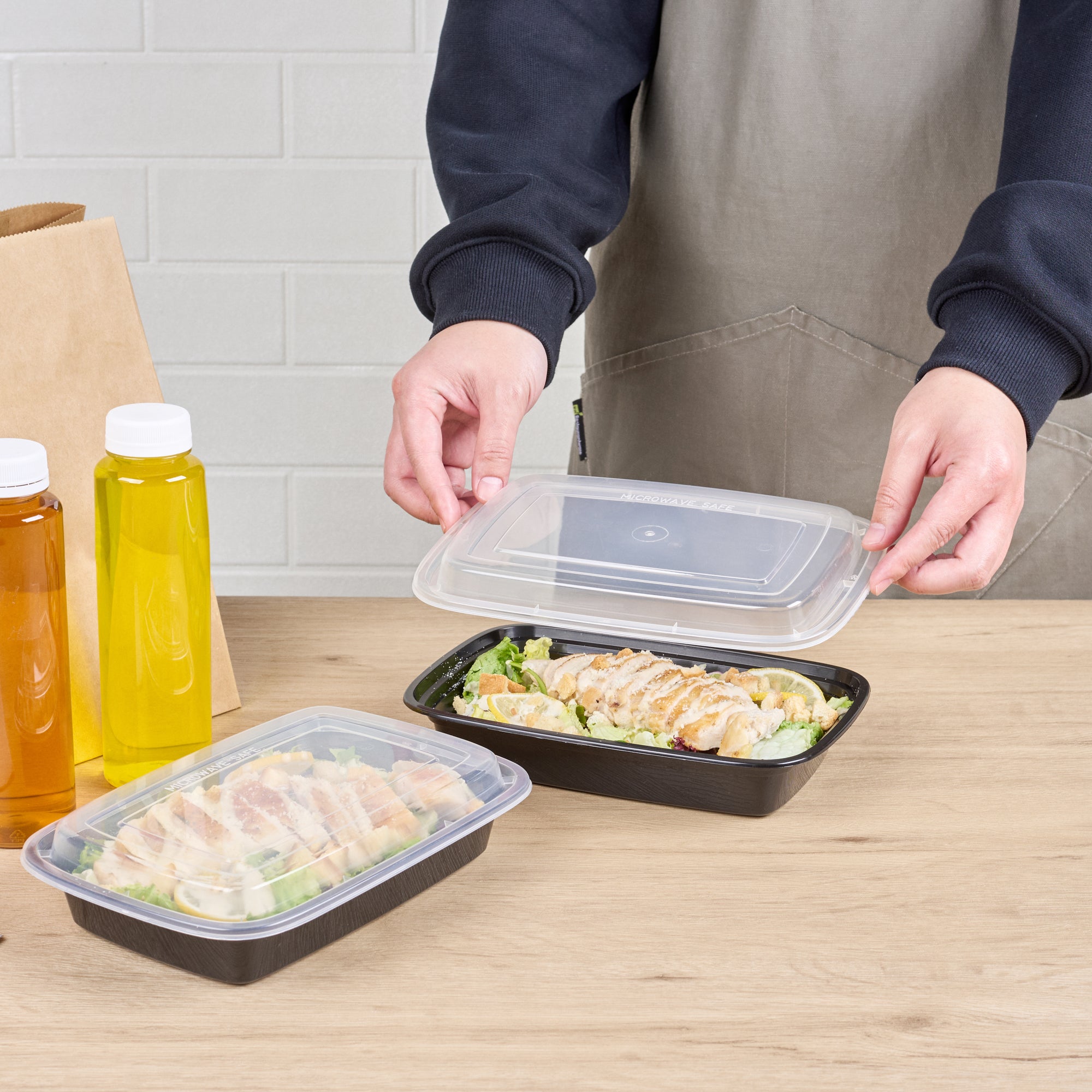 28 oz Black Plastic To Go Containers with Clear Lids - 50 Pack, Microwave Safe Food Storage Boxes (8.75