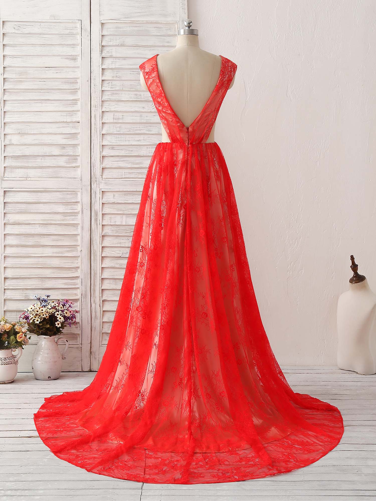 Elegant Red V-Neck Lace Long Prom Dress for Women - Sexy Evening Gown for Formal Events, Parties & Special Occasions