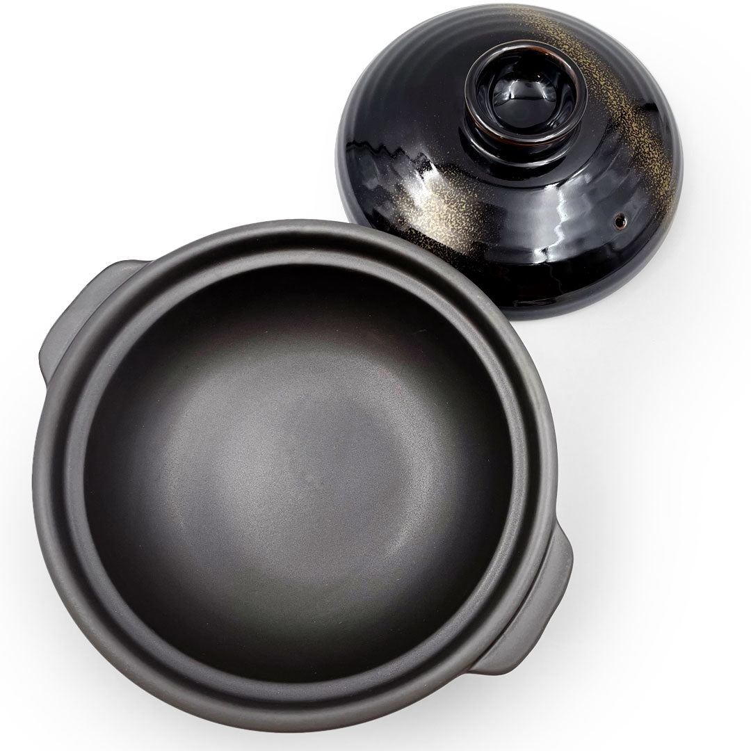Premium Kinka Gold x Black Donabe Earthenware Pot - 57 fl oz (1.7L) Traditional Japanese Clay Cookware - 8.7 Inch Diameter for Hot Pot, Stews & Japanese Cuisine