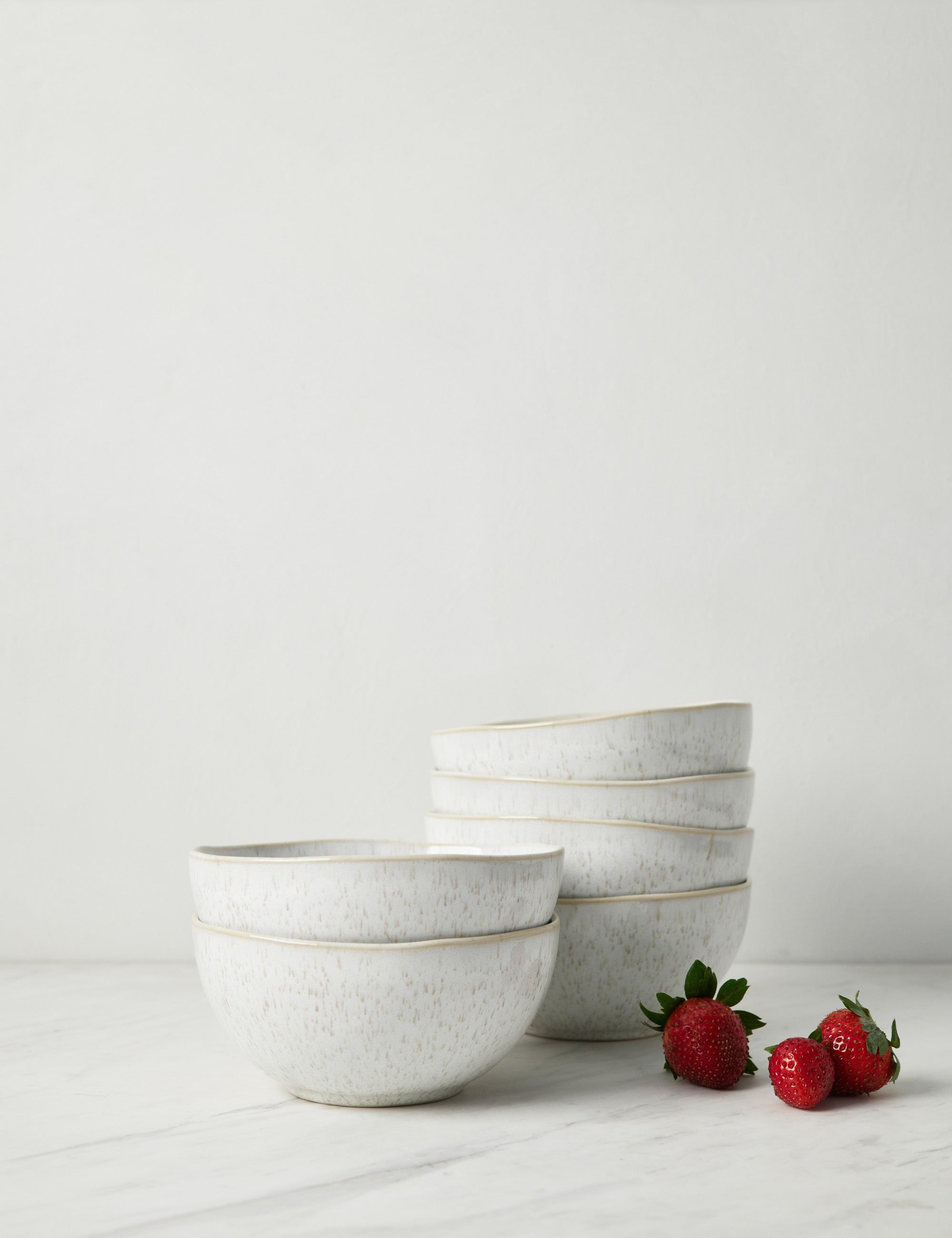 Casafina Eivissa Stoneware Dinnerware Set - Durable Porcelain Plates, Bowls & Mugs for Everyday Use - Perfect for Family Dinners, Restaurants & Entertaining Guests