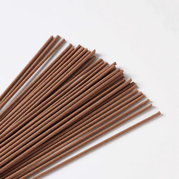 Premium Kousaido Agarwood Oud Incense Sticks with Holder - 40 Count - Rich Fragrance for Meditation, Yoga & Relaxation - Natural Aromatic Sticks for Home, Office & Spiritual Use
