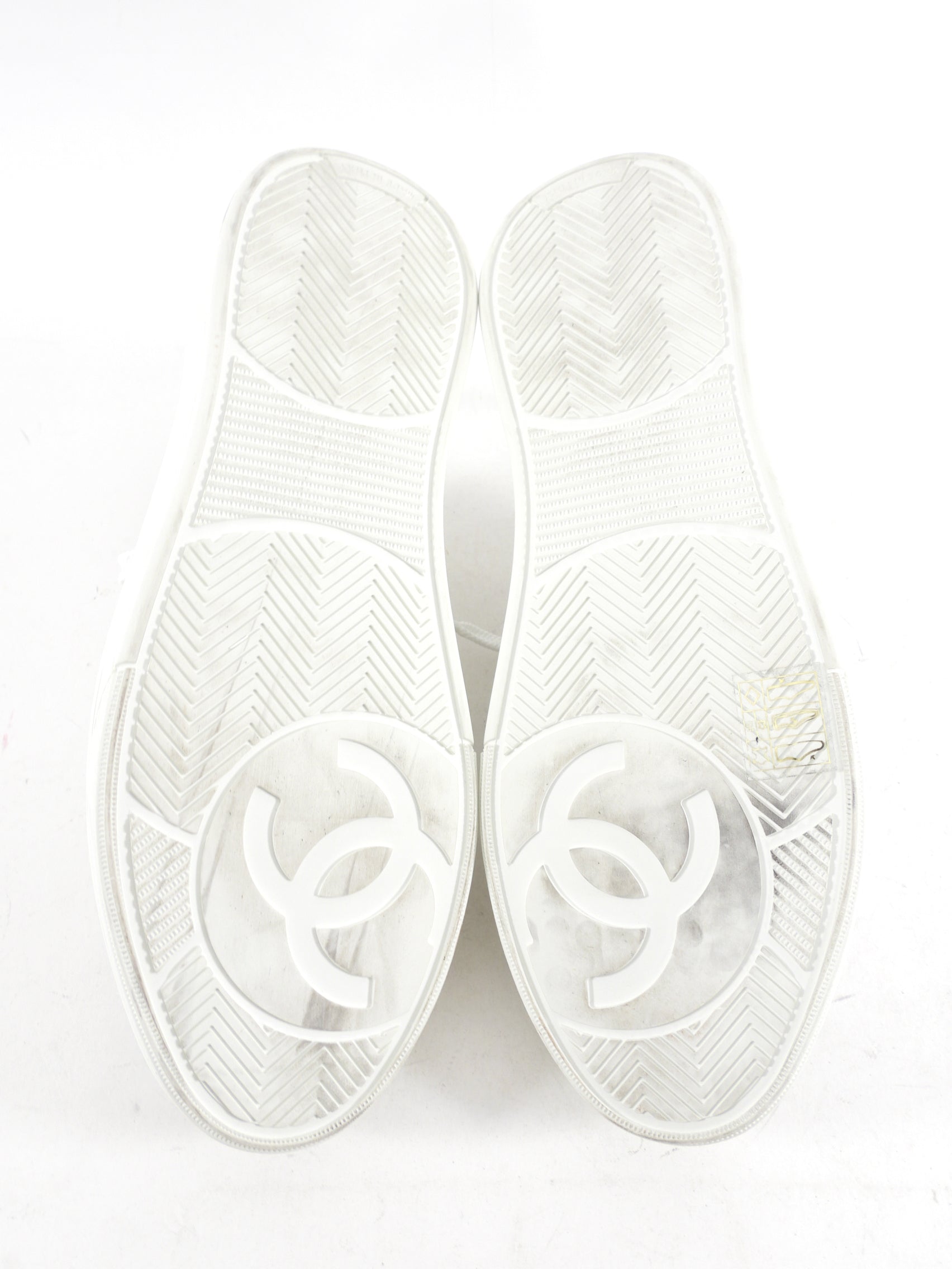 Chanel 23A White Leather Low Top CC Sneakers Women's Size 37.5 - Luxury Designer Shoes for Casual Wear & Street Style Fashion