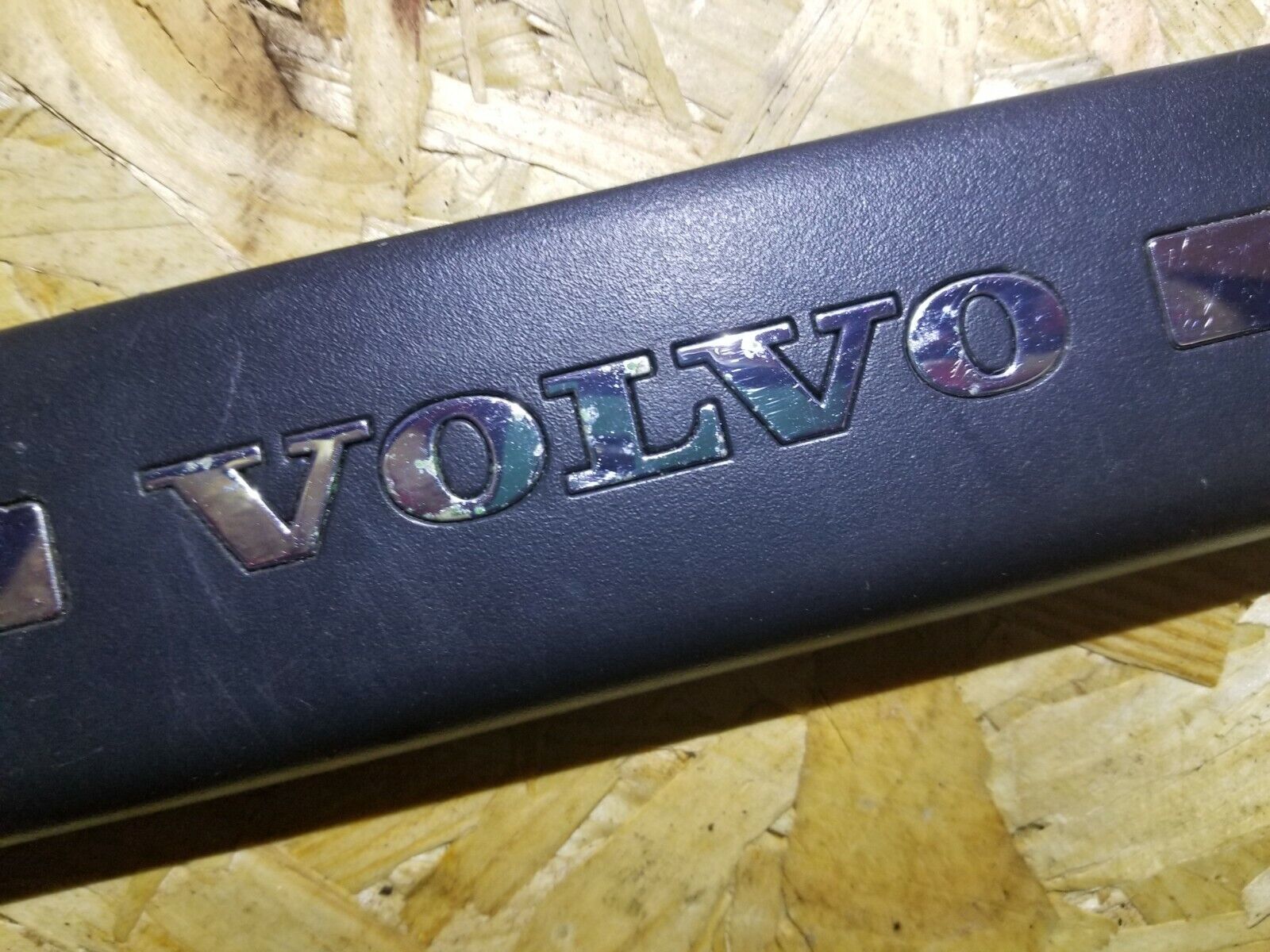 2005-2007 Volvo S40 Front Door Sill Plates Left & Right Pair OEM 08622671 - Perfect Fit for Car Interior Protection & Style Upgrade