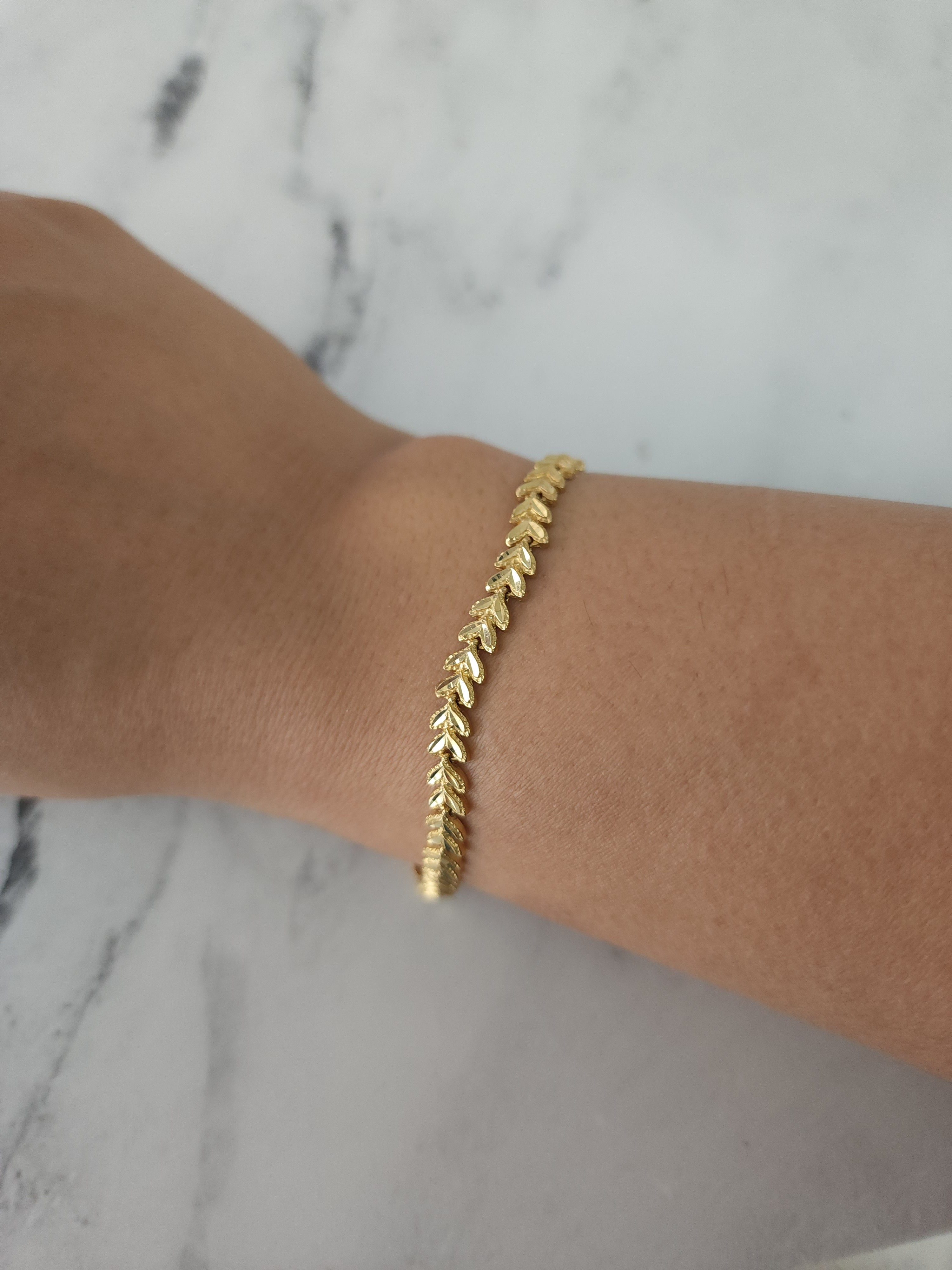 14K Yellow Gold Diamond-Cut Leaf Design Bracelet for Women - Elegant Jewelry Gift for Anniversary, Birthday & Special Occasions