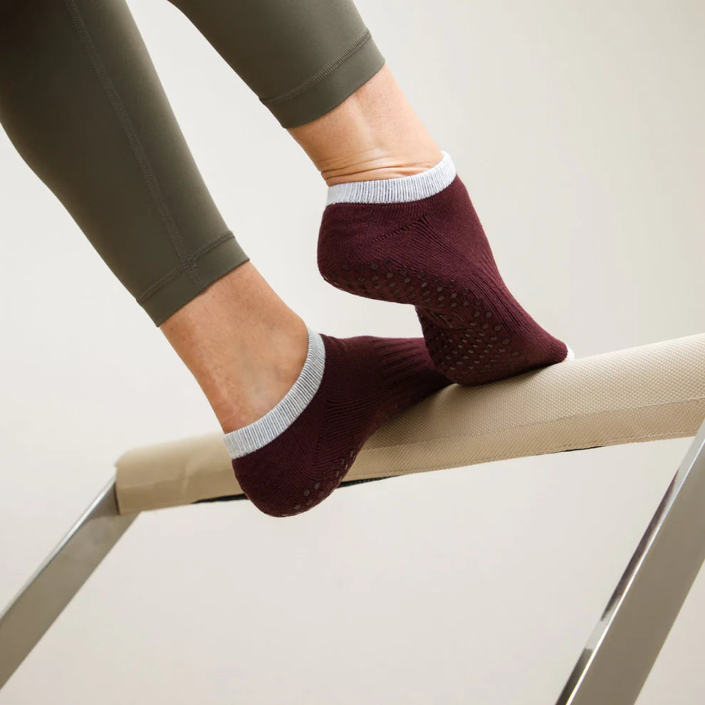 Non-Slip Grip Socks for Women & Men - Yoga, Pilates, Barre, Workout & Dance - Anti-Skid Socks with Traction for Home, Gym & Studio - Perfect for Fitness, Exercise & Sports Activities