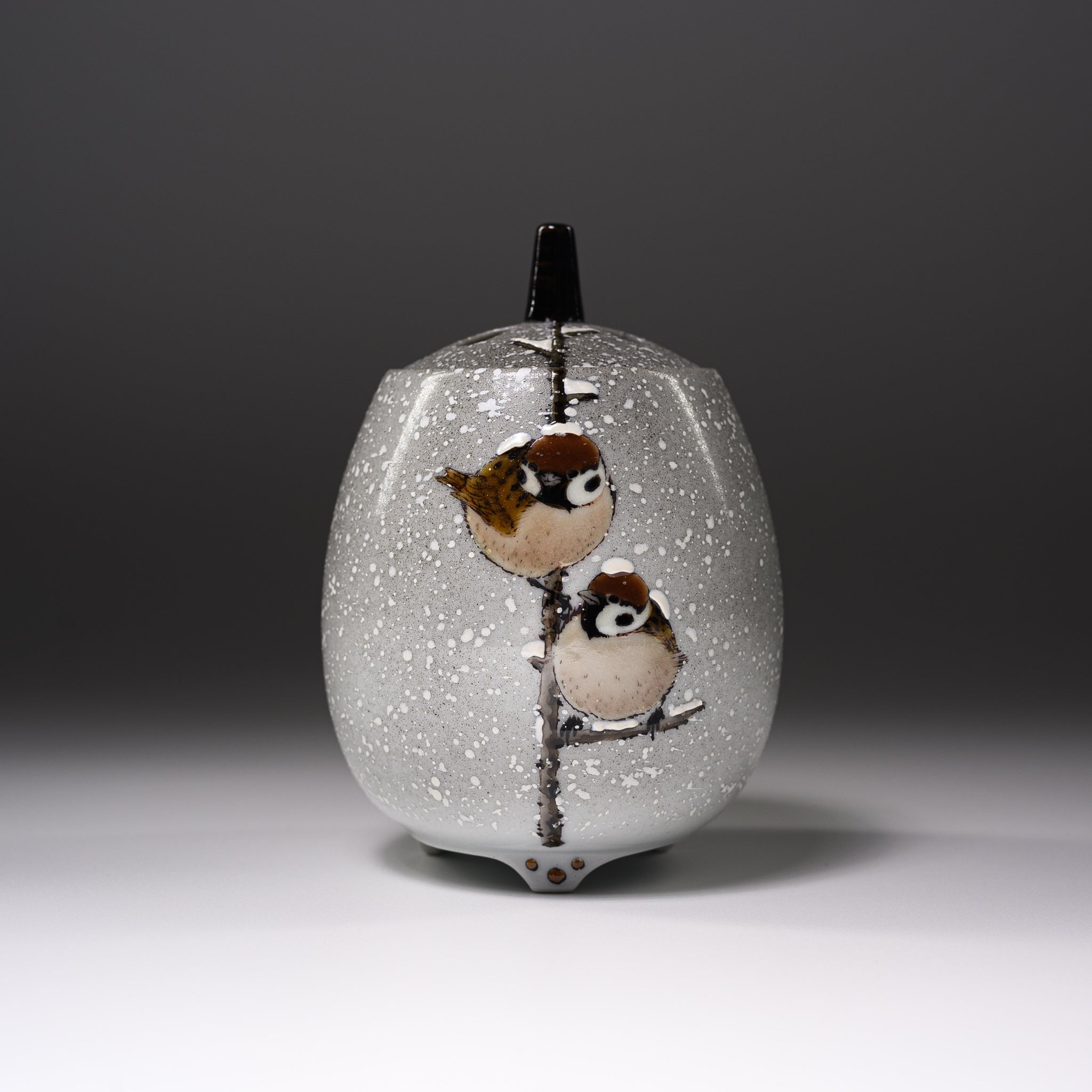 Kutani Ware Incense Burner by Nakamura Toshito - Handcrafted Japanese Ceramic Snow Sparrow Design - Perfect for Aromatherapy, Meditation & Home Decor