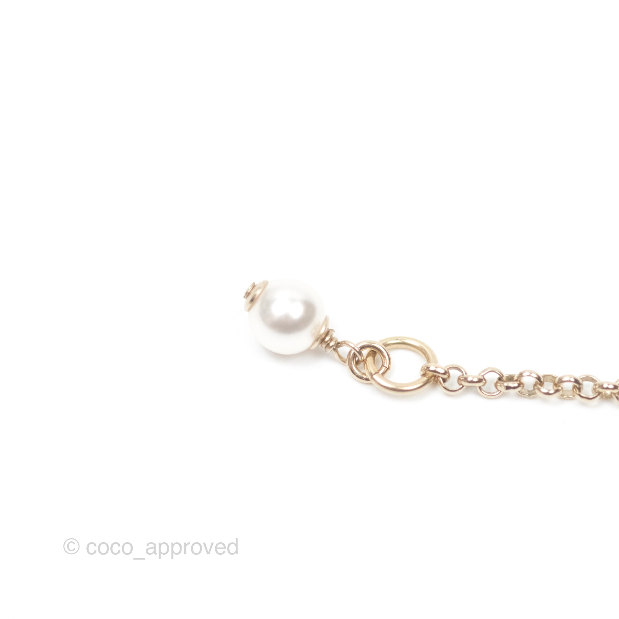 Chanel CC Pearl Necklace in Gold Tone 20K - Elegant Fashion Jewelry for Women, Perfect for Parties, Weddings & Special Occasions