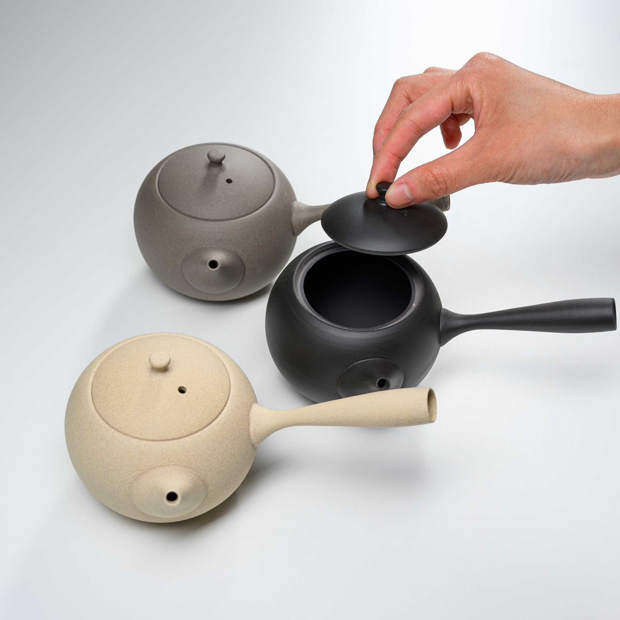 JINSUI Tokoname Ware Teapot - TOKI Round Series Kinari 290ml Japanese Ceramic Kyusu for Green Tea | Perfect for Home Brewing & Tea Ceremonies