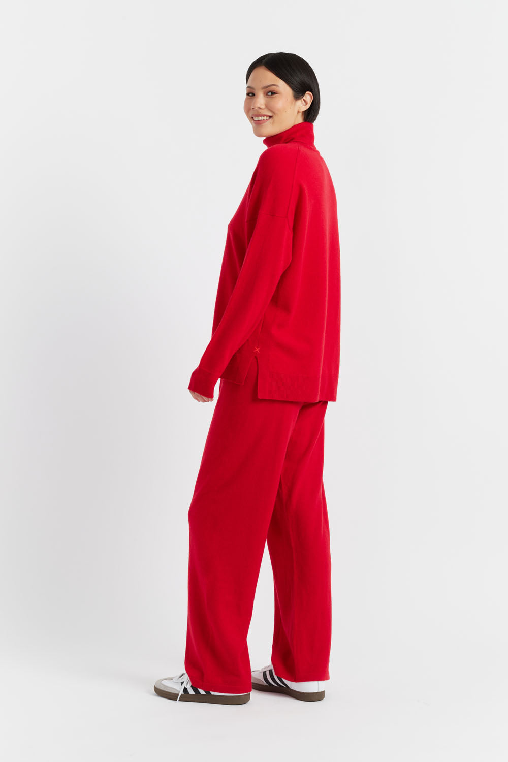 Luxury Velvet Red Wool Cashmere Roll Neck Sweater for Women - Soft Winter Warm Pullover for Holiday Parties & Casual Outings