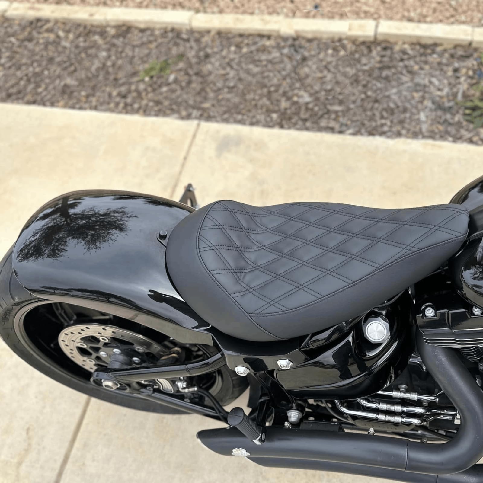 Heavy Duty Gloss Black Motorcycle Rear Fender Mudguard with Brake & Turn Lights - Compatible with 2013-2017 Harley Davidson Softail Breakout - Perfect for Wet Weather Riding and Custom Bike Upgrades