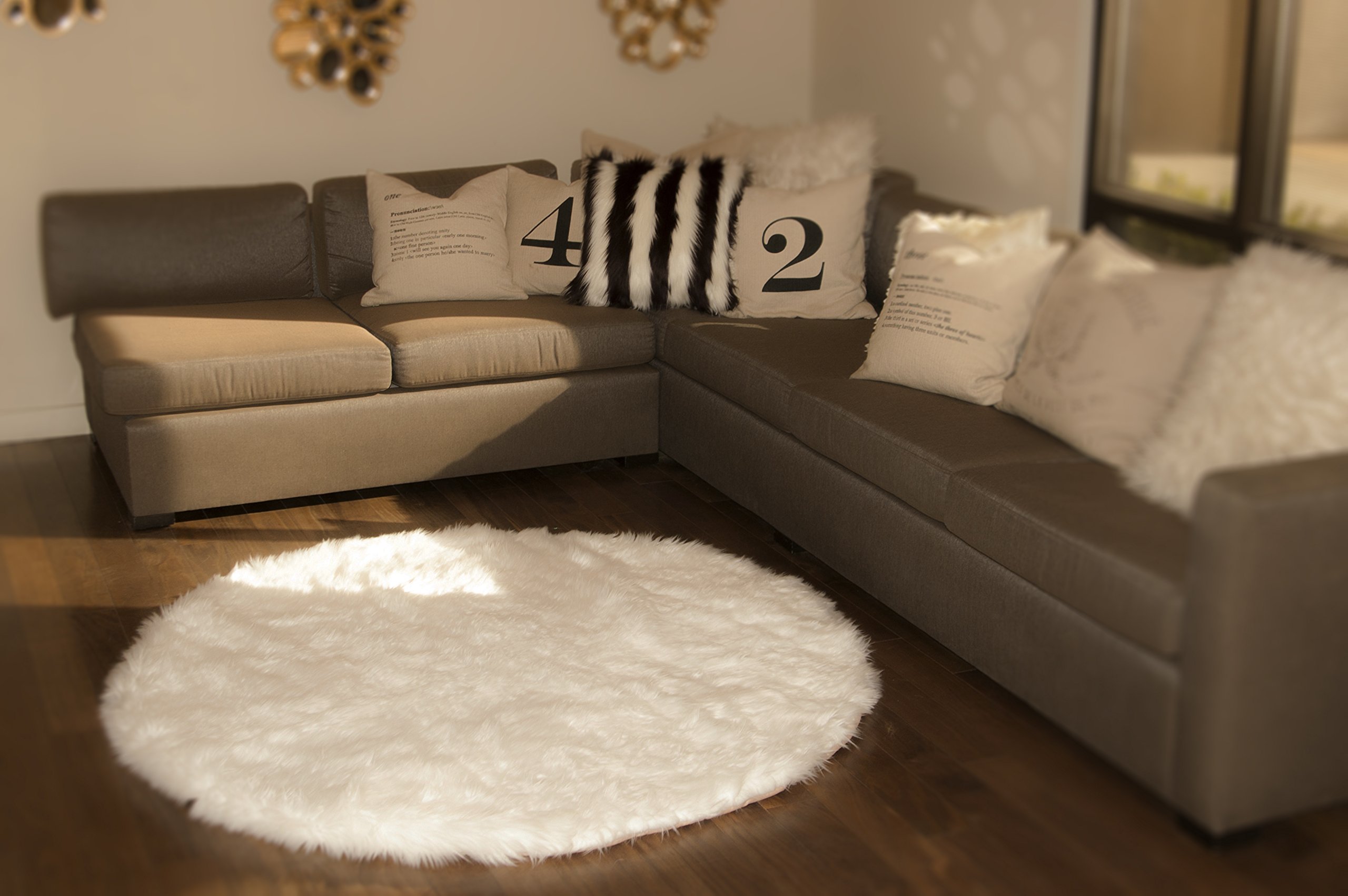 9' White Round Faux Fur Area Rug - Plush Shaggy Sheepskin Throw Rug for Living Room, Bedroom & Nursery - Soft & Cozy Home Decor