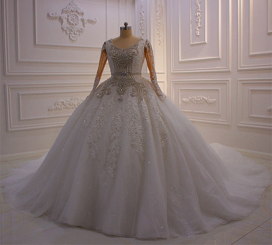Elegant Long Sleeve Lace Wedding Dress with Rhinestones - Perfect for Bridal Gowns, Formal Events & Romantic Ceremonies