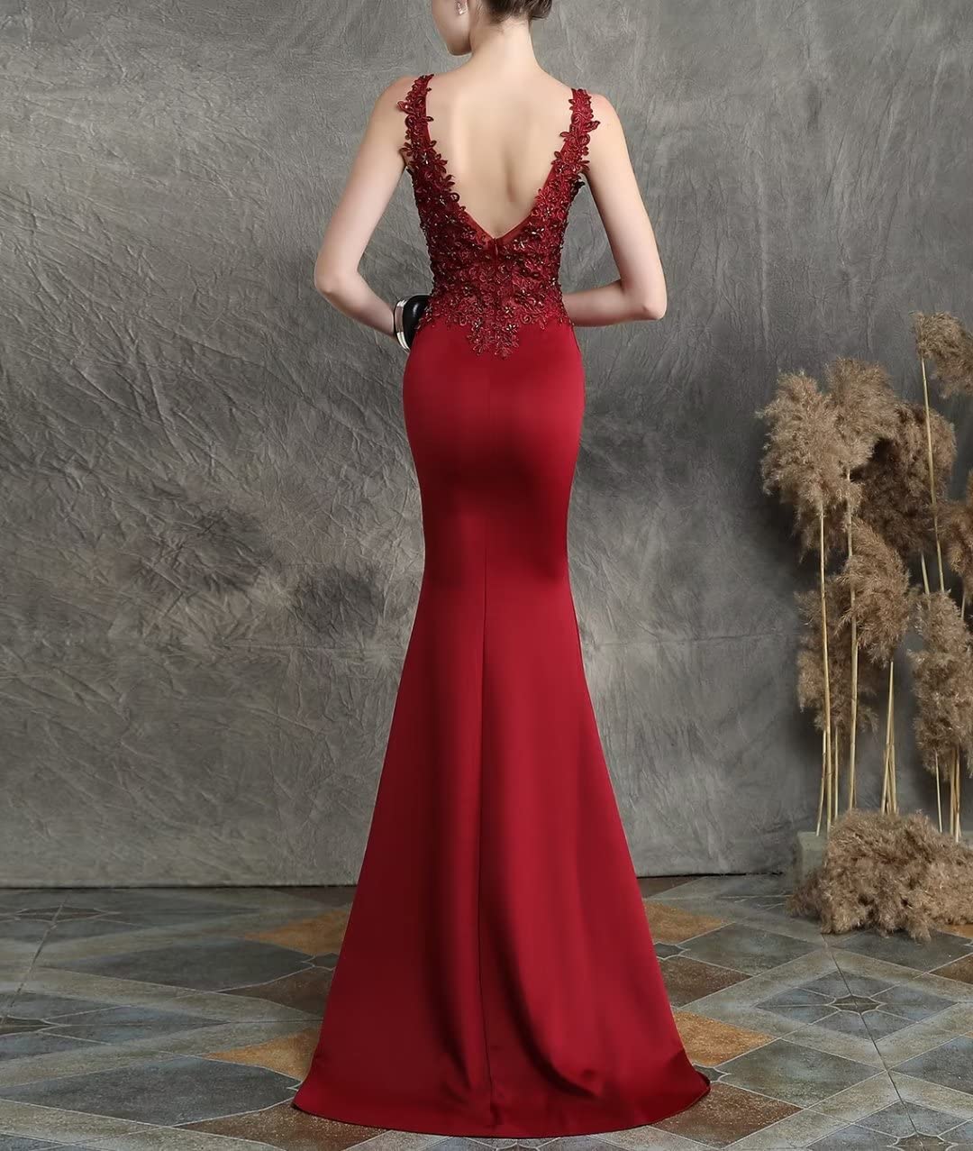 Elegant V-Neck Floral Lace Mermaid Prom Dress for Women - Long Formal Evening Gown with Appliques | Perfect for Homecoming, Wedding Guest & Special Occasions