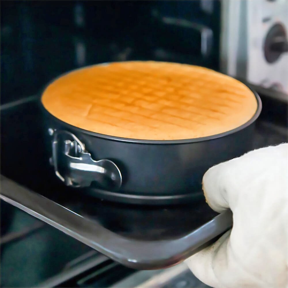 Premium Hudson Springform Cake Pan Set of 4 - Nonstick Round Baking Pans for Cheesecakes, Pies & Desserts - Perfect for Home Bakers & Professional Chefs