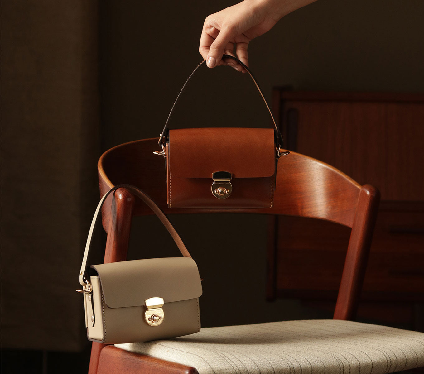 Mini Saddle 02 Crossbody Bag - Stylish & Compact Leather Shoulder Purse for Women - Perfect for Travel, Shopping & Everyday Use