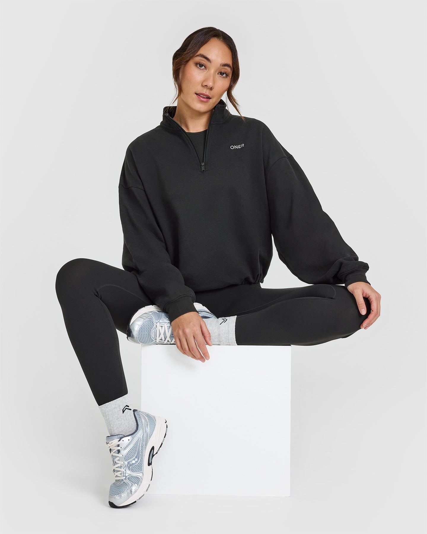 Mid Weight 1/4 Zip Sweatshirt for Men & Women | Soft Black Pullover Fleece Top | Perfect for Casual Wear, Outdoor Activities & Layering in Cool Weather