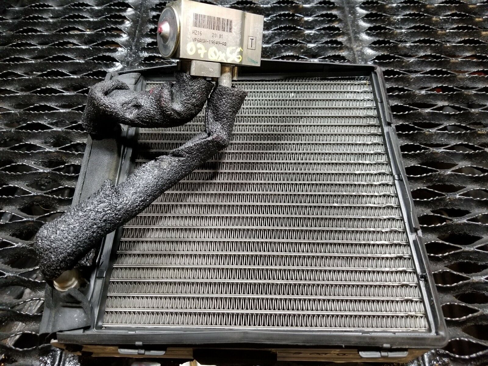 04 05 06 07 Infiniti QX56 AC Evaporator Core Replacement - OEM Quality Auto Air Conditioning Part for Cool Driving Comfort