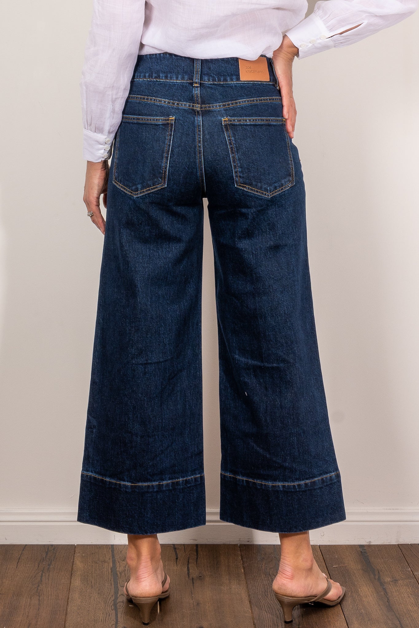 Zoe Kratzmann Women's High-Waisted Distressed Denim Jeans - Perfect for Casual Outfits, Streetwear & Everyday Wear